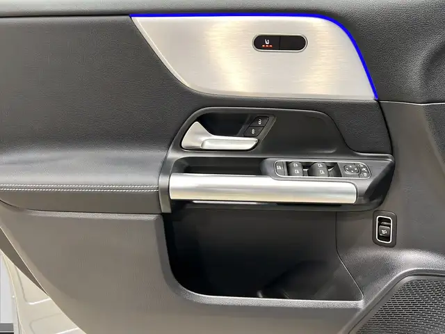 Mercedes-Benz B-Class view 13