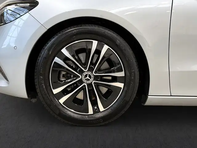 Mercedes-Benz B-Class view 4