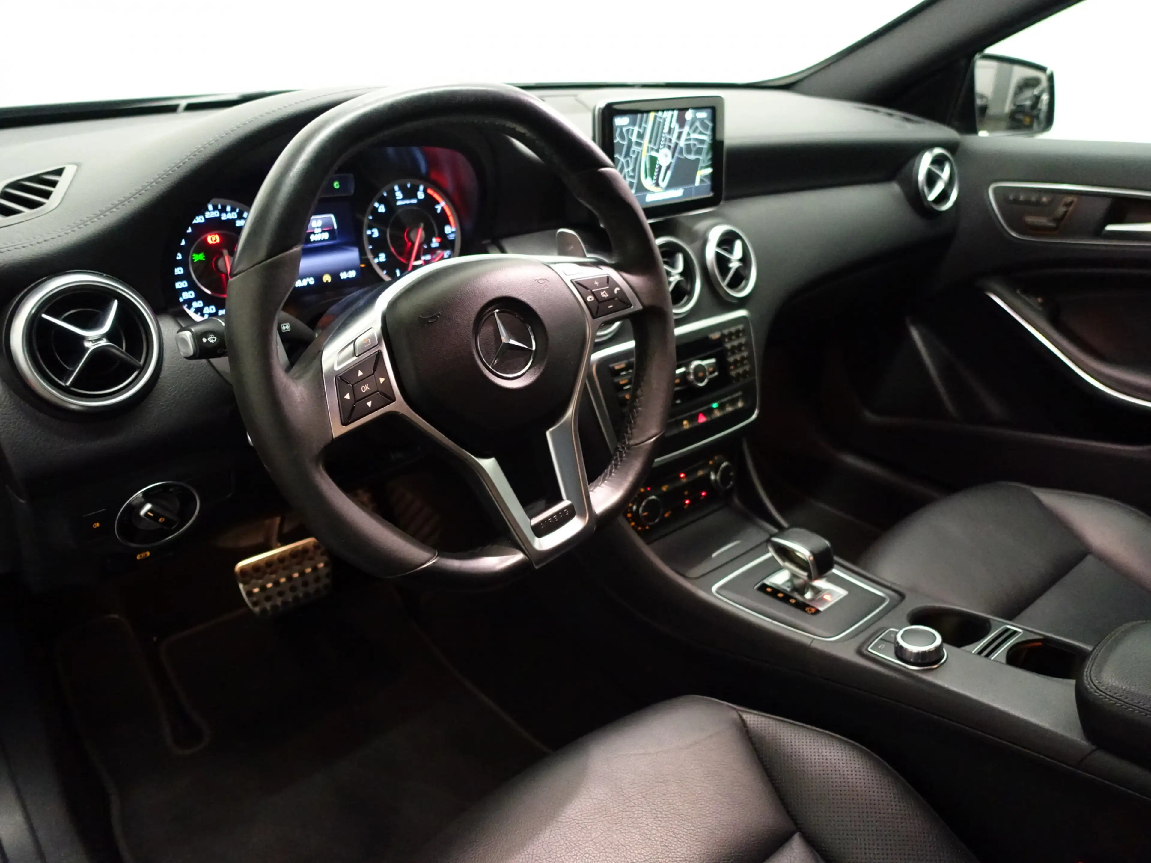 Mercedes-Benz A 45 AMG 361pk 4MATIC Aut- Memory Seats, Xenon Led, Park As — photo 2