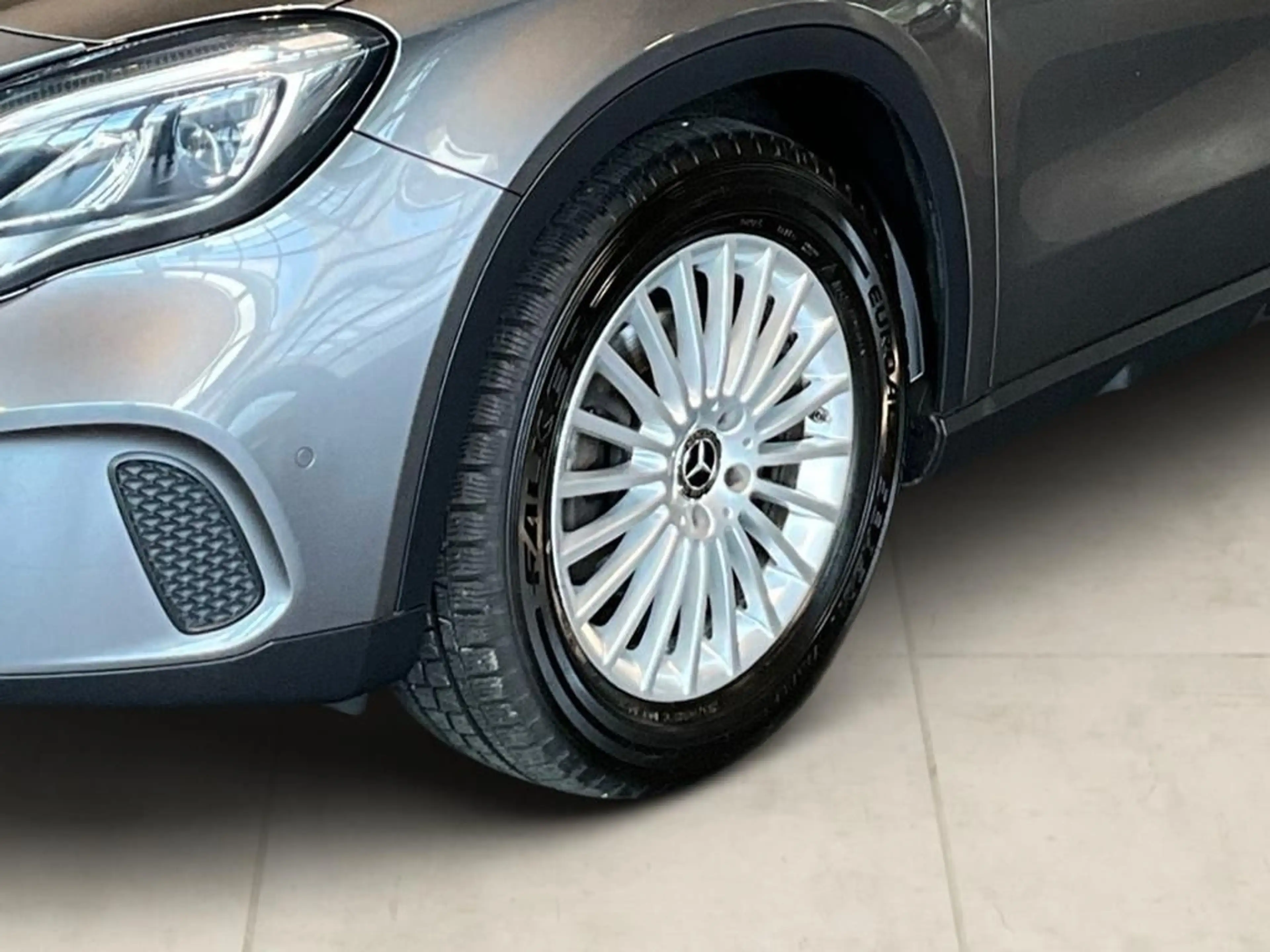 Mercedes-Benz GLA 180 Sport Utility Vehicle 360 AHK Kam. LED — photo 3