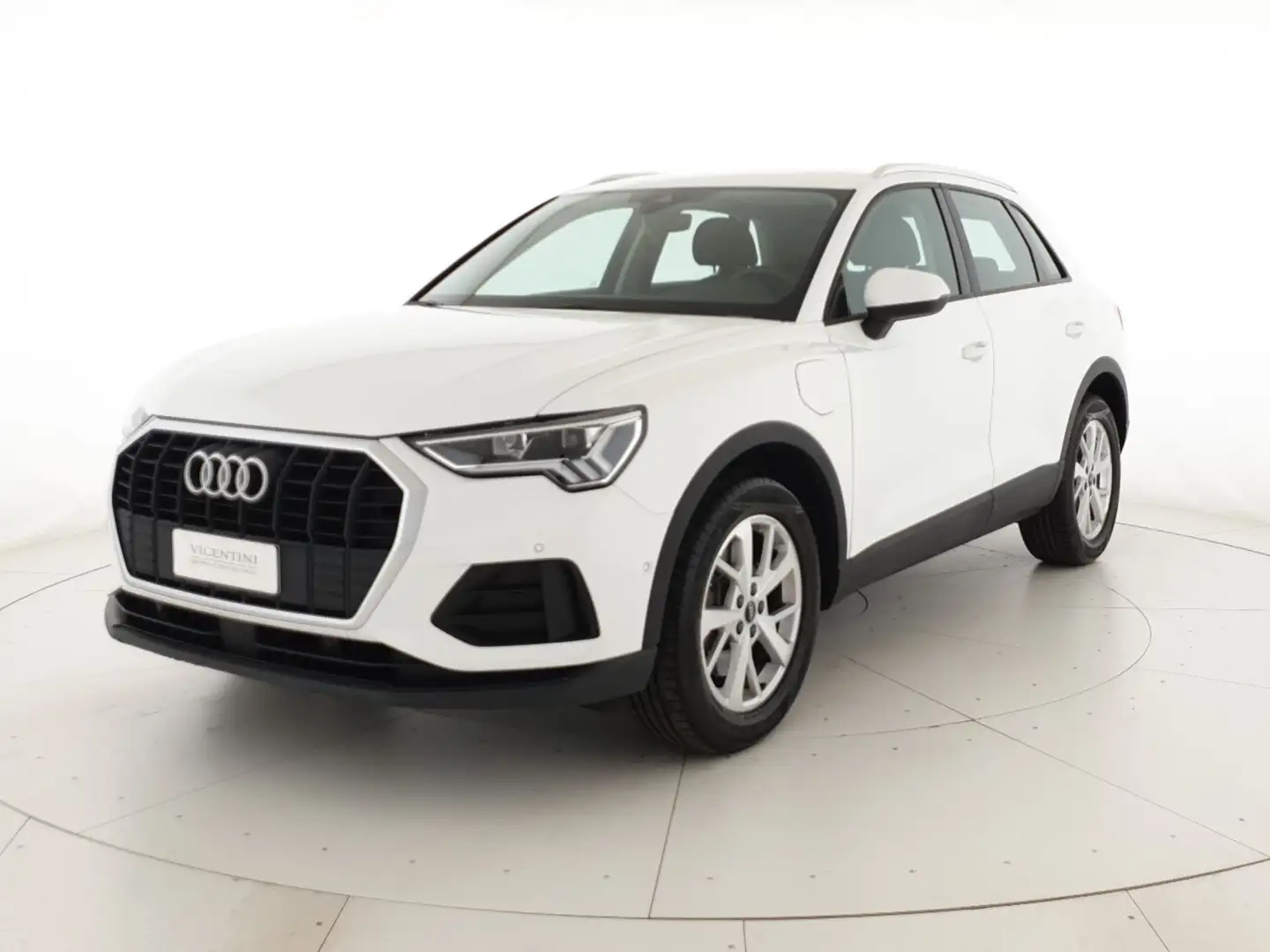 Audi Q3 45TFSIe 245CV S tronic Business Bianco - 1