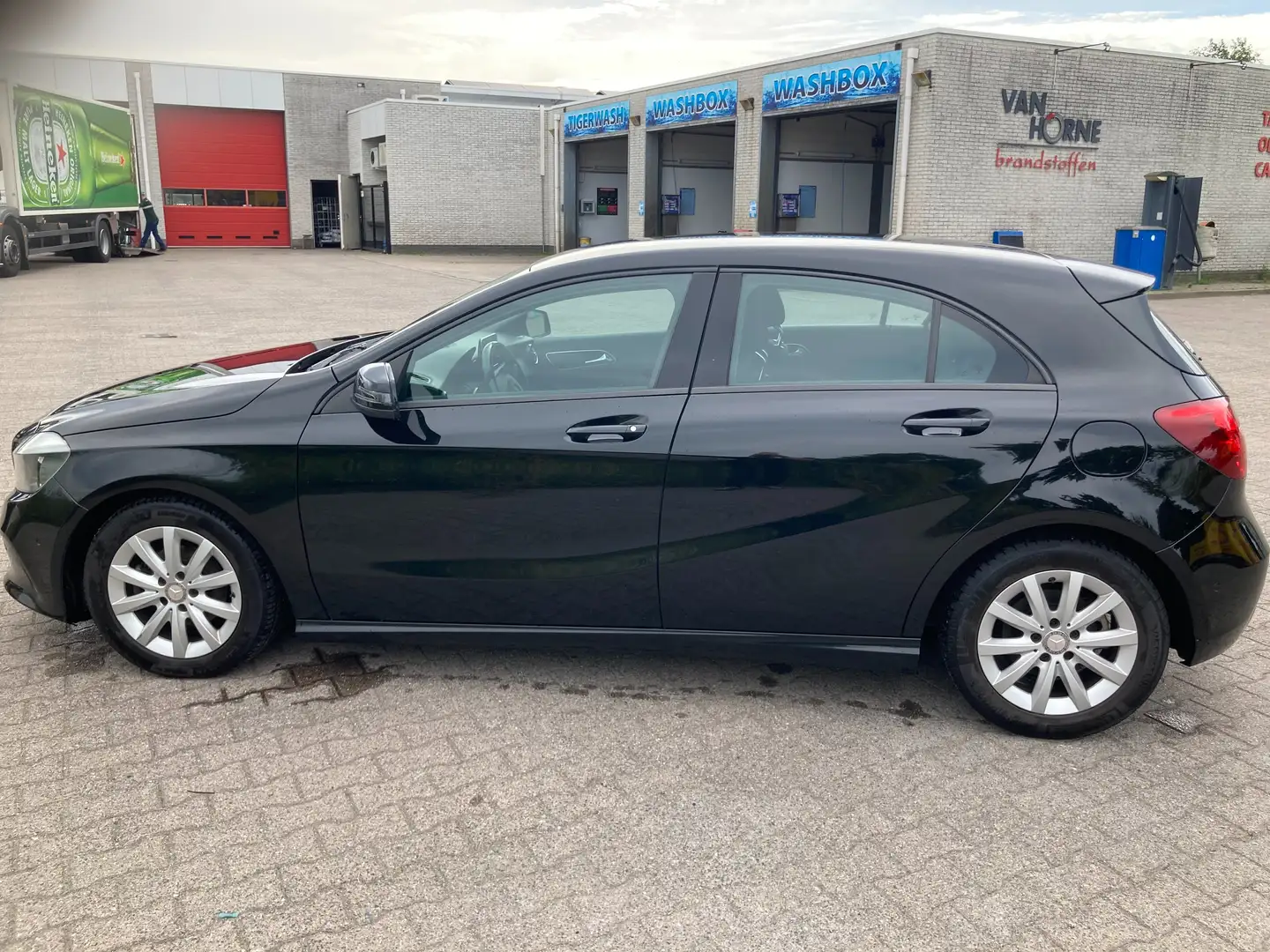 Mercedes-Benz A 180 A 180 Blue Ambition Zwart - 2