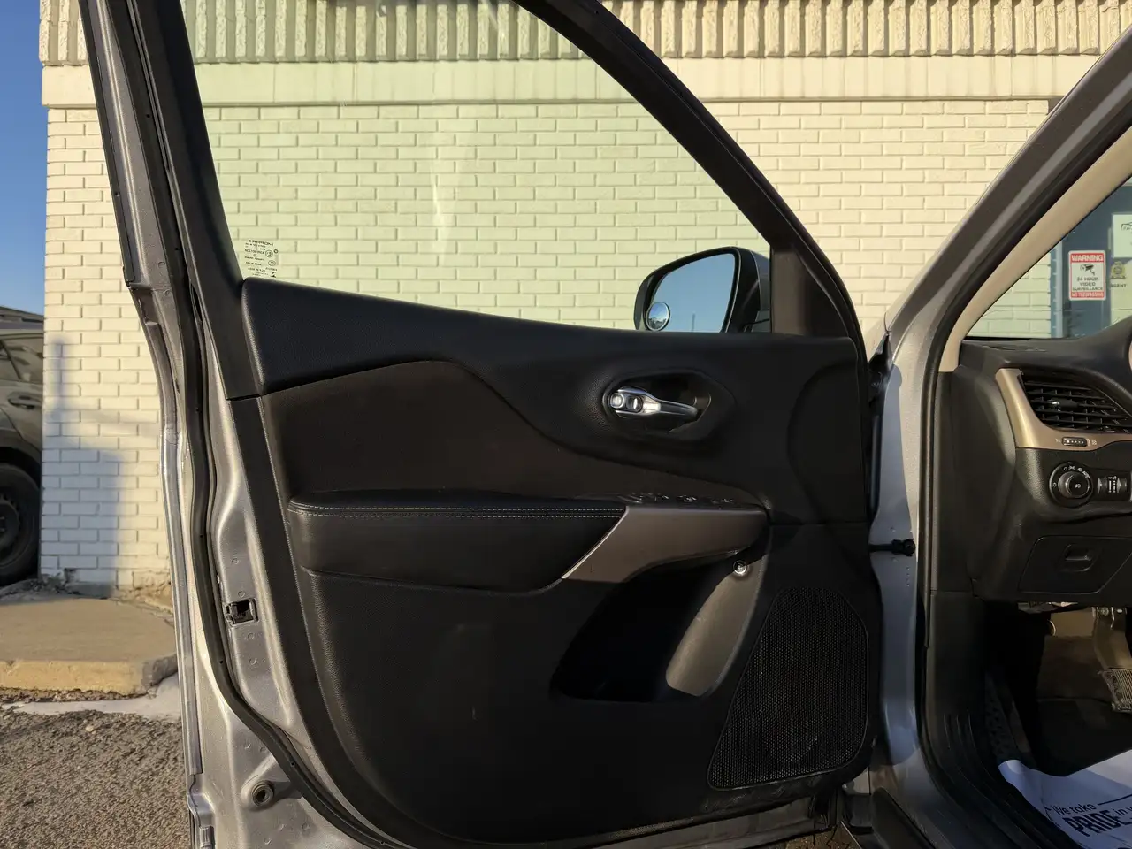Jeep Cherokee снимка Jeep Cherokee