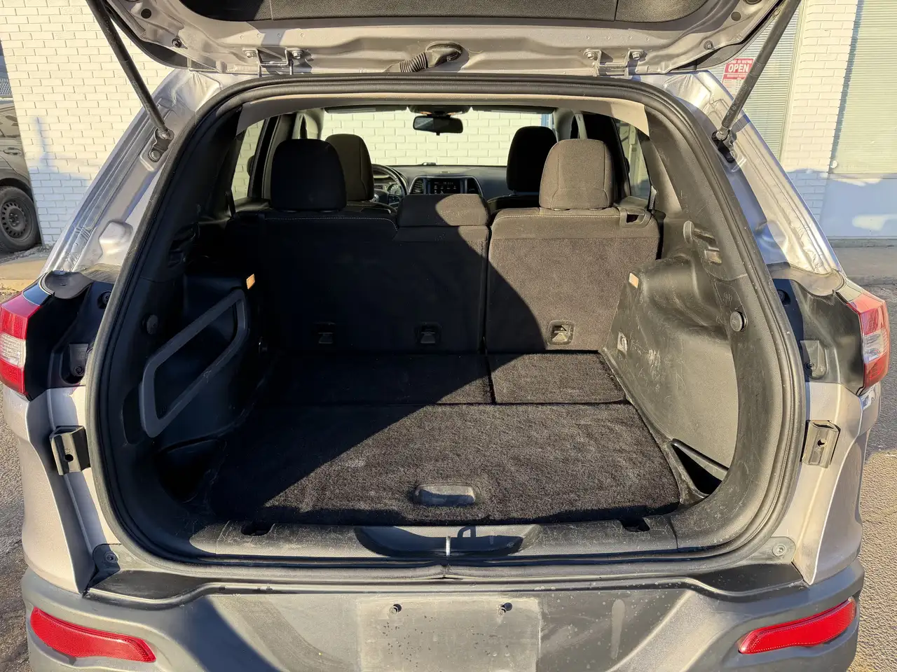 Jeep Cherokee снимка Jeep Cherokee