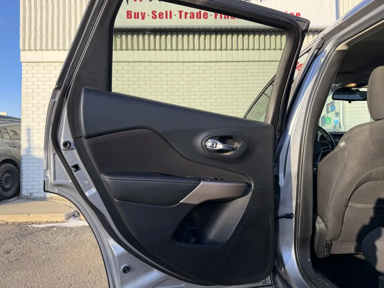 Jeep Cherokee снимка Jeep Cherokee