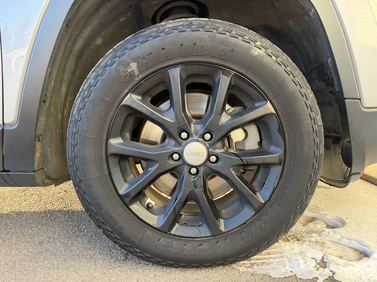 Jeep Cherokee снимка Jeep Cherokee