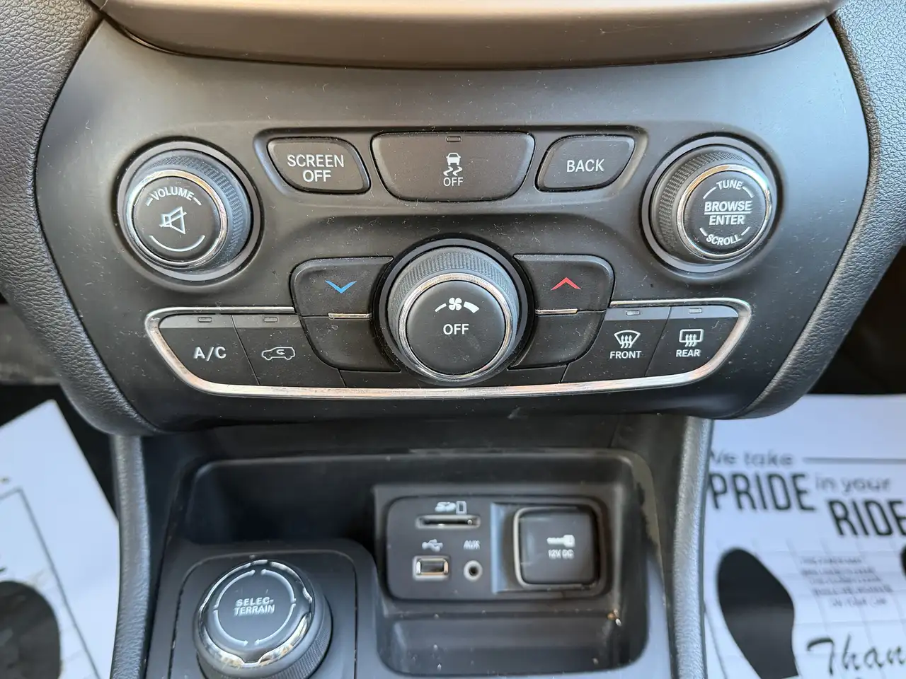 Jeep Cherokee снимка Jeep Cherokee