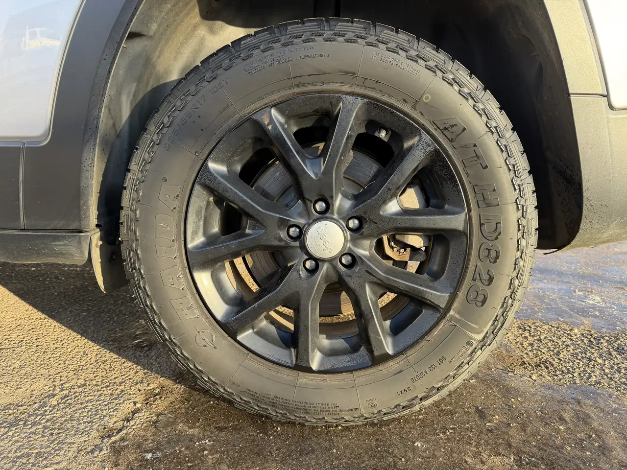 Jeep Cherokee снимка Jeep Cherokee
