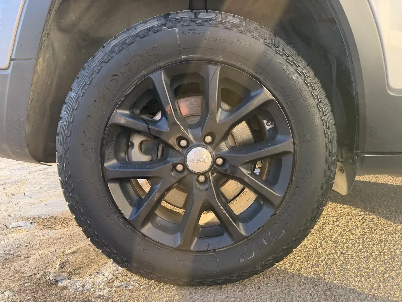 Jeep Cherokee снимка Jeep Cherokee