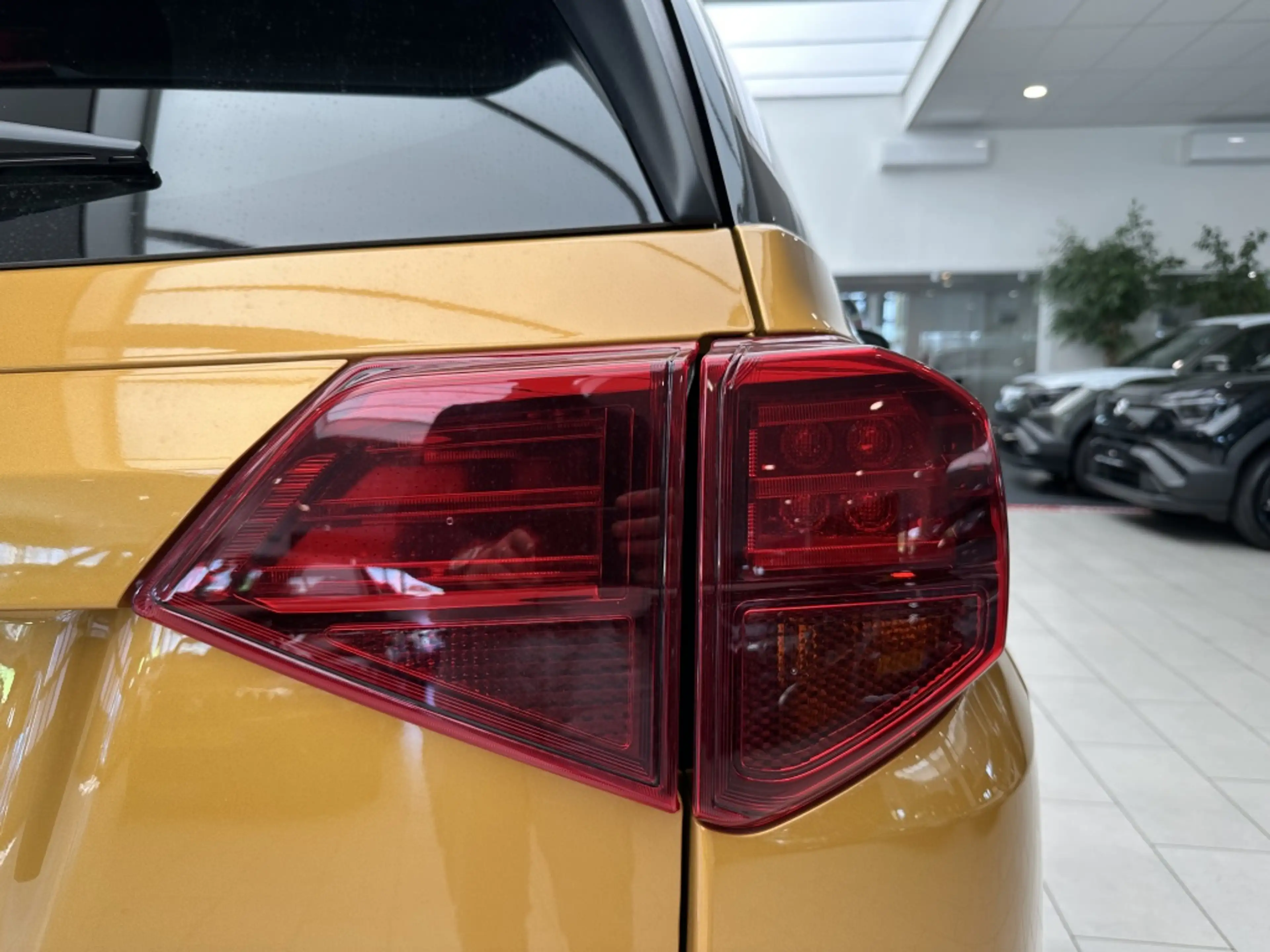 Suzuki Vitara 1.4 Boosterjet Hybride Select [ CAMERA I ADAPTIEVE — photo 23