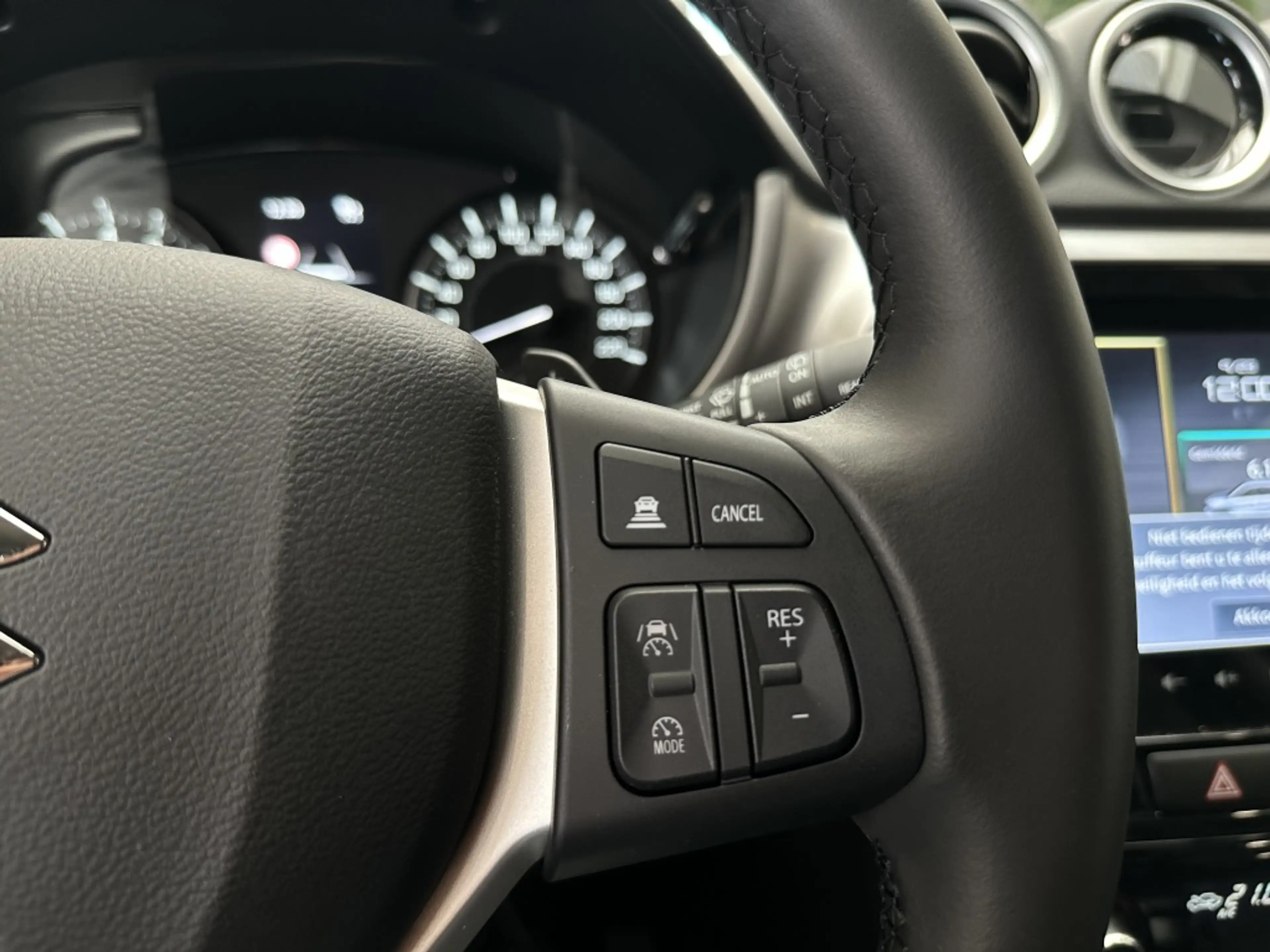 Suzuki Vitara 1.4 Boosterjet Hybride Select [ CAMERA I ADAPTIEVE — photo 27