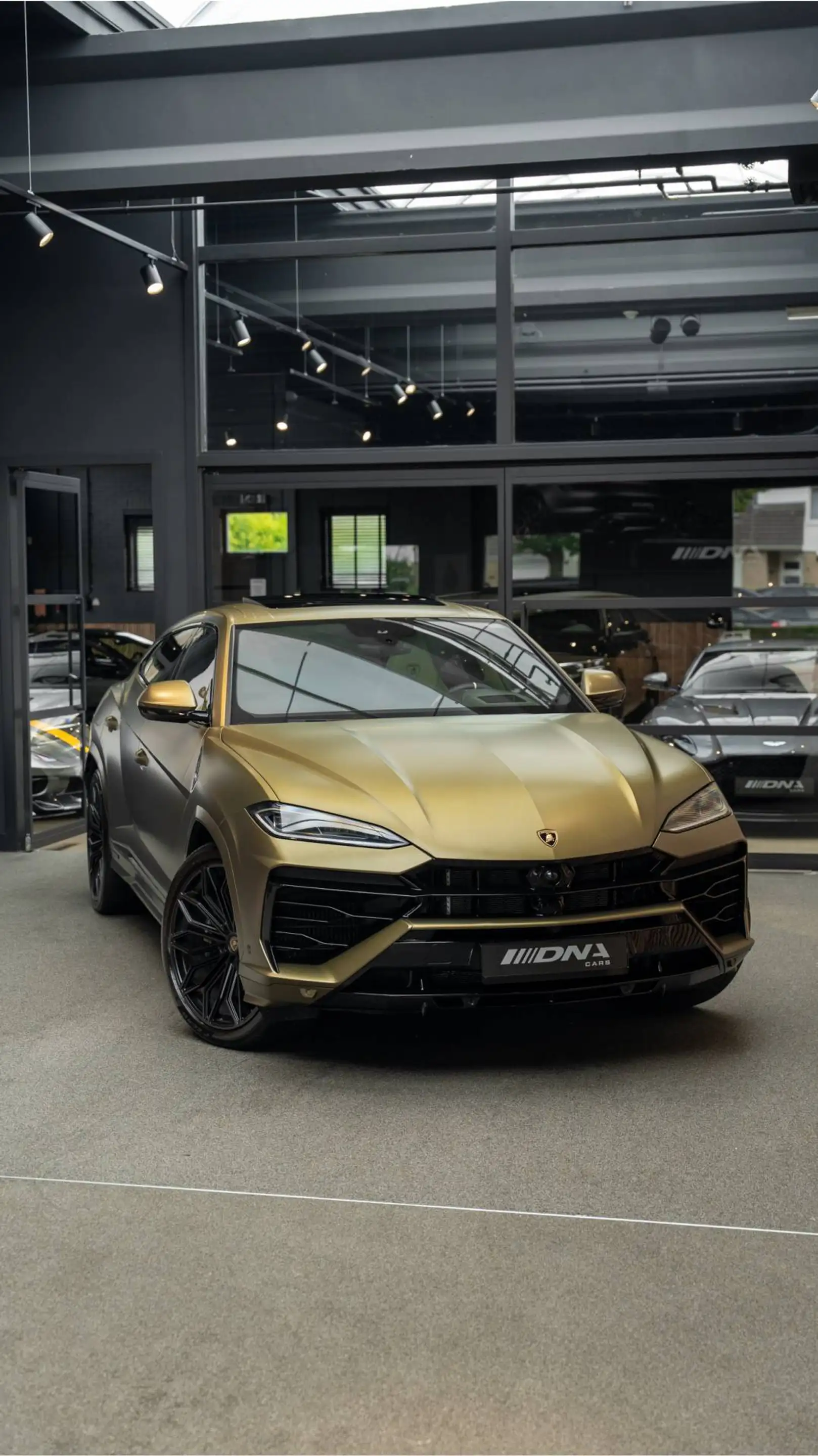 Lamborghini Urus SE Akrapovic Full PPF Carbon B&O 4.0 V8 Hybrid SE — photo 22