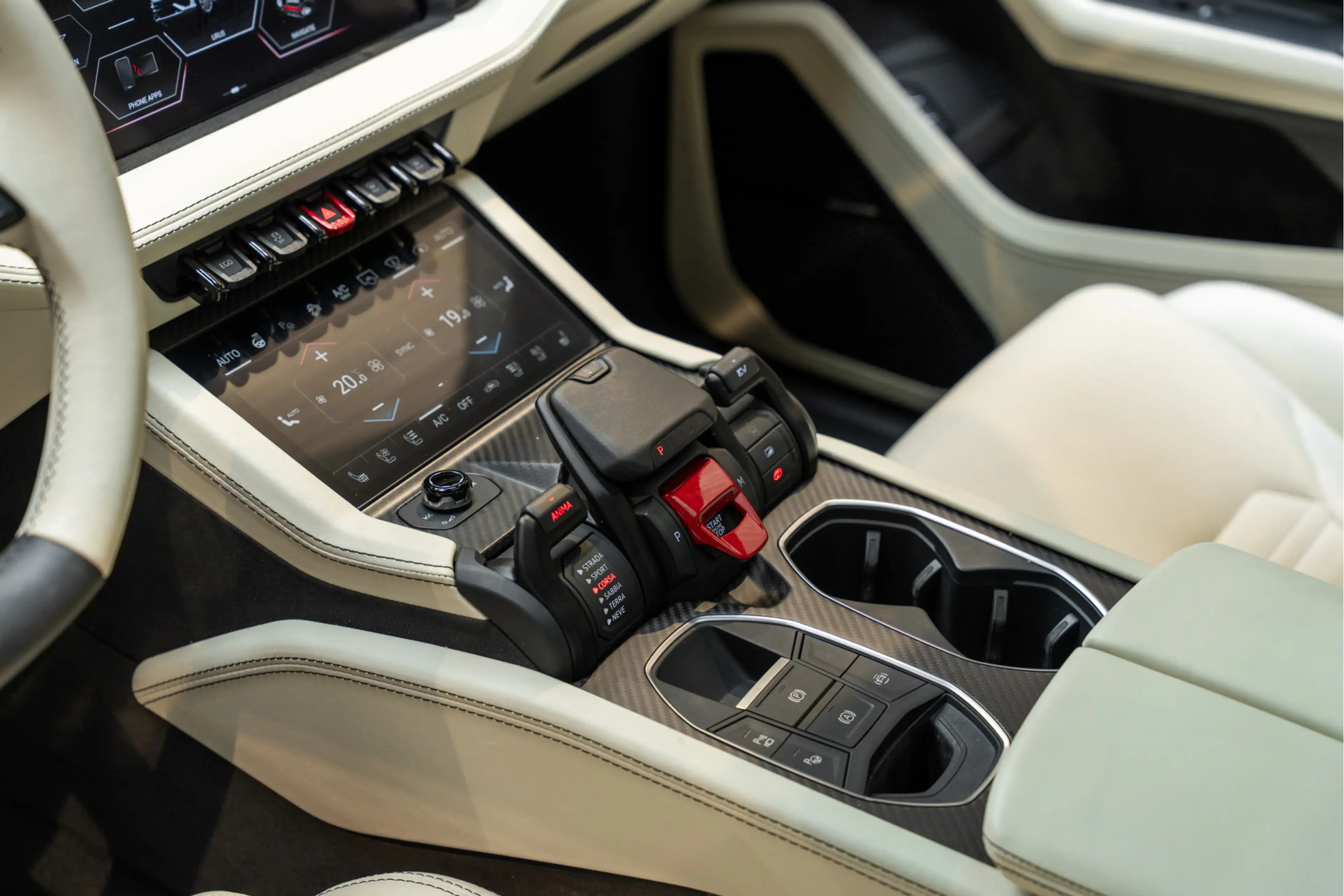 Lamborghini Urus SE Akrapovic Full PPF Carbon B&O 4.0 V8 Hybrid SE — photo 37