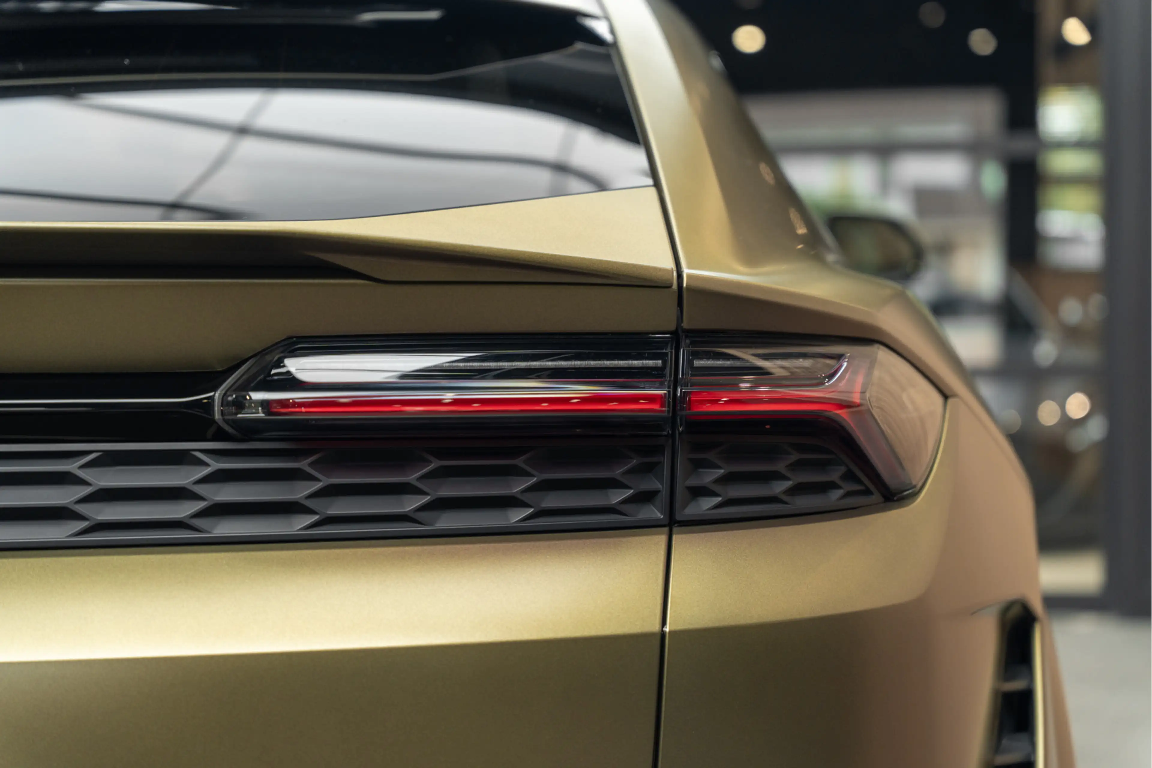 Lamborghini Urus SE Akrapovic Full PPF Carbon B&O 4.0 V8 Hybrid SE — photo 19