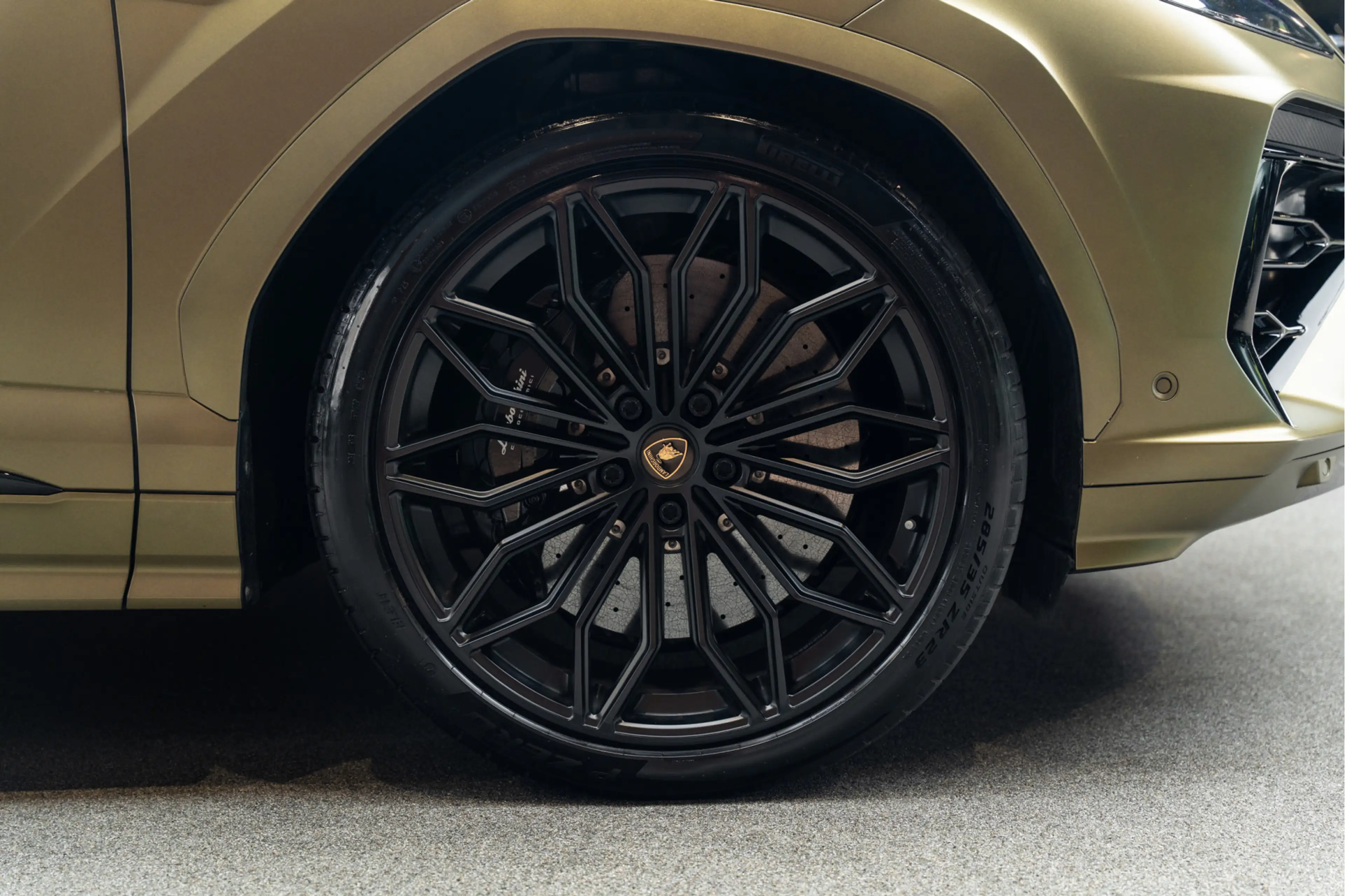 Lamborghini Urus SE Akrapovic Full PPF Carbon B&O 4.0 V8 Hybrid SE — photo 14
