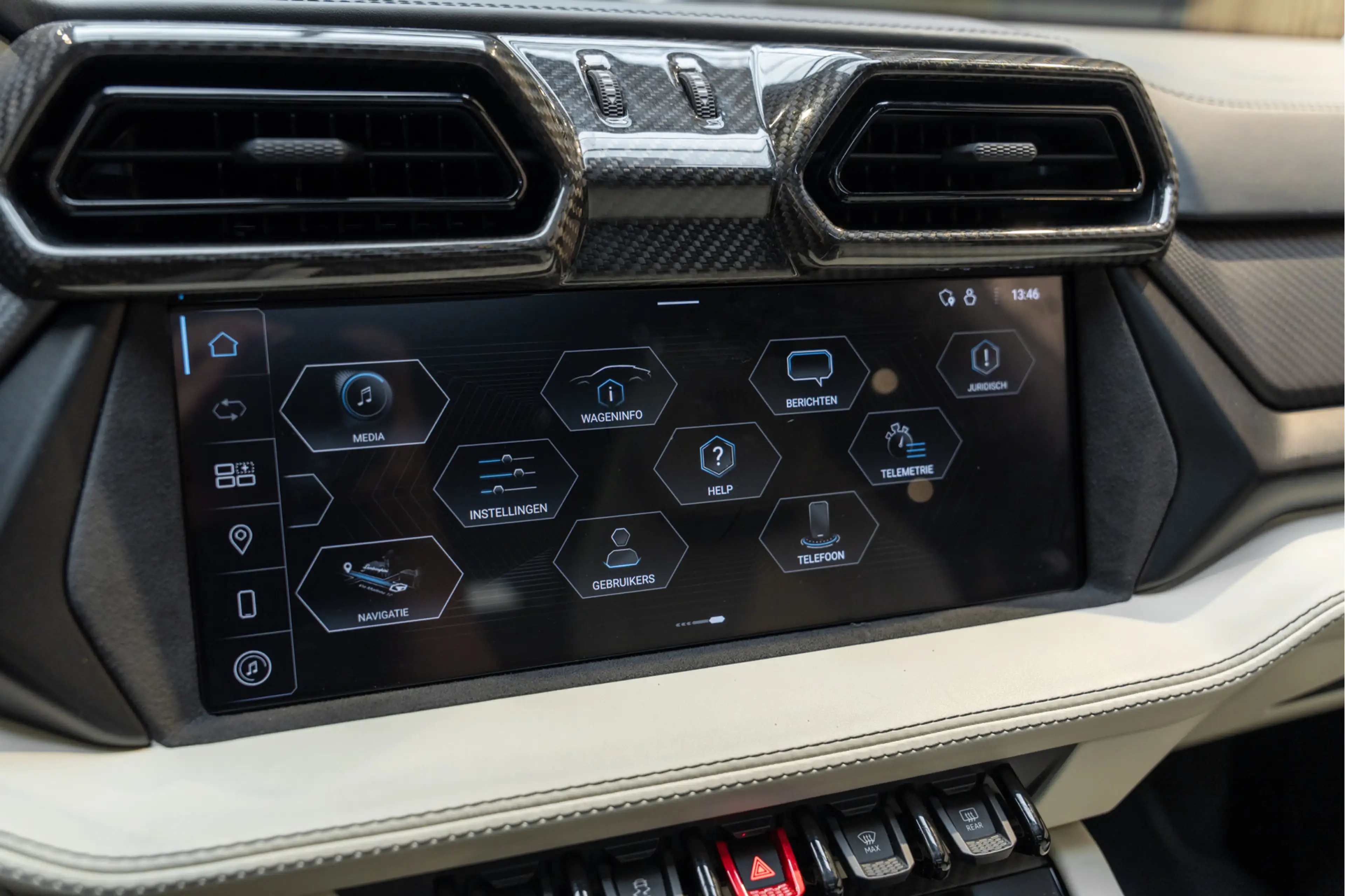 Lamborghini Urus SE Akrapovic Full PPF Carbon B&O 4.0 V8 Hybrid SE — photo 49
