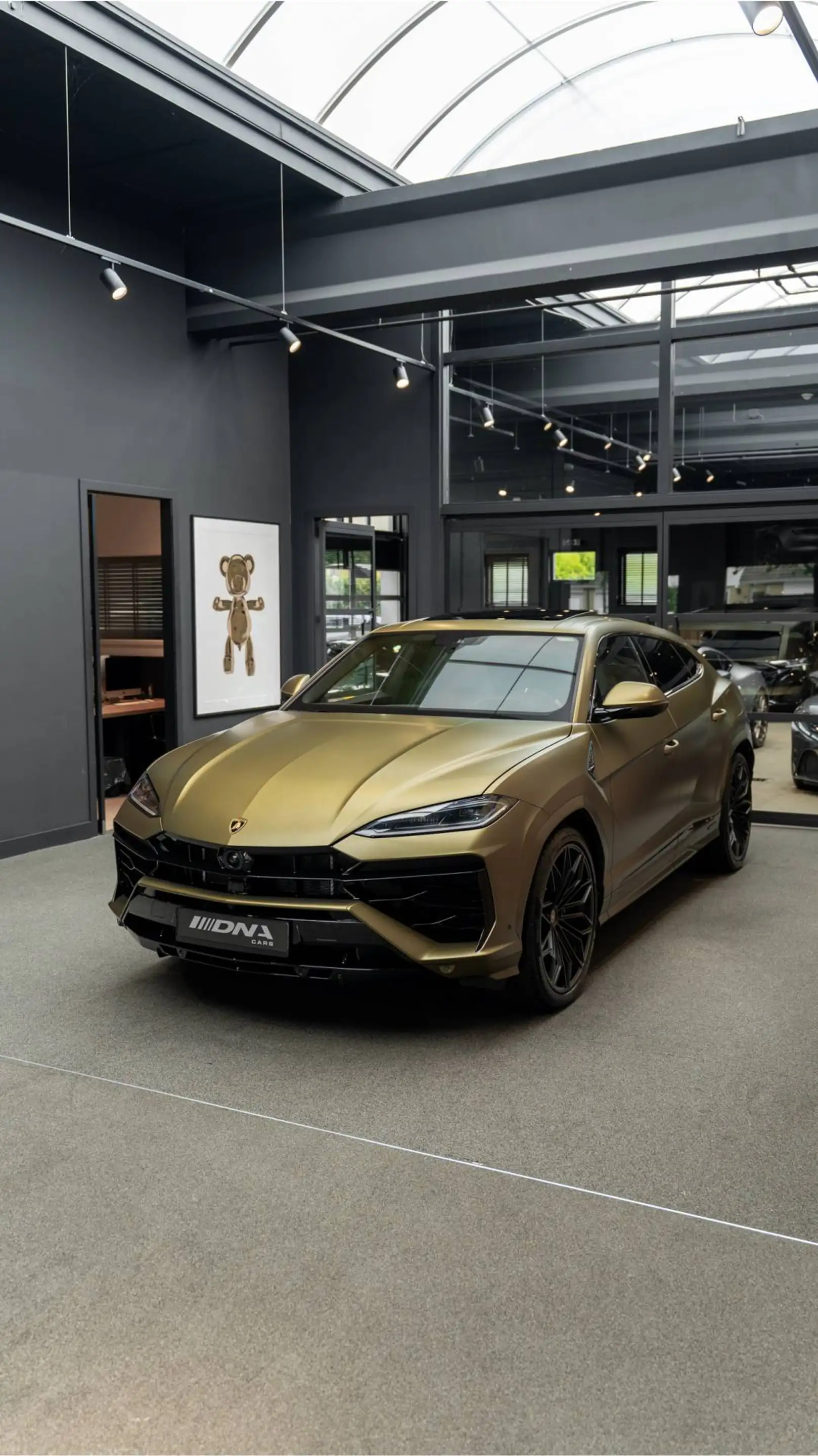 Lamborghini Urus SE Akrapovic Full PPF Carbon B&O 4.0 V8 Hybrid SE — photo 24