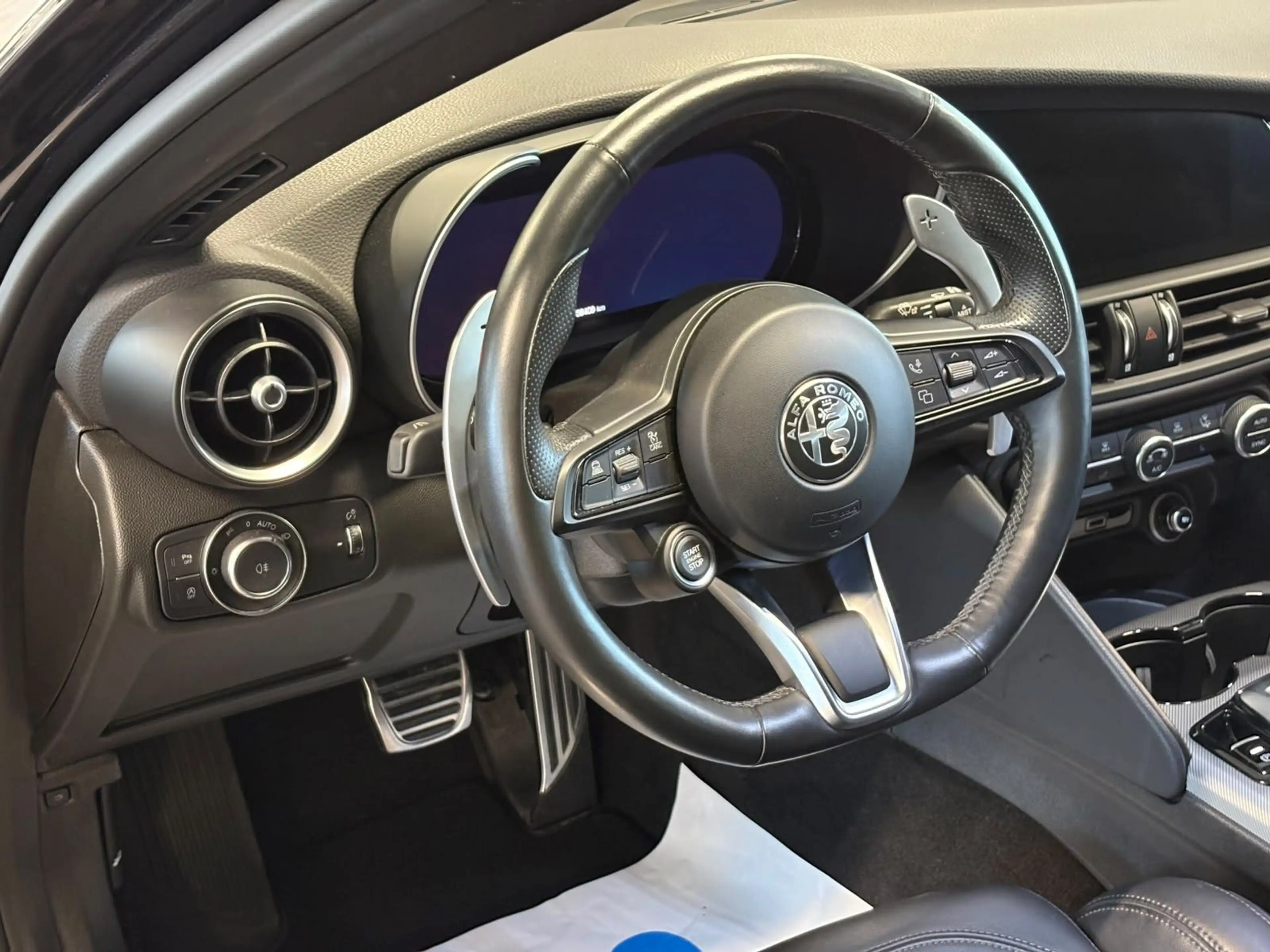 Alfa Romeo Giulia Veloce Q4 MATRIX+ACC+KAM+LEDER+SHZ+TOT.W+ — photo 10