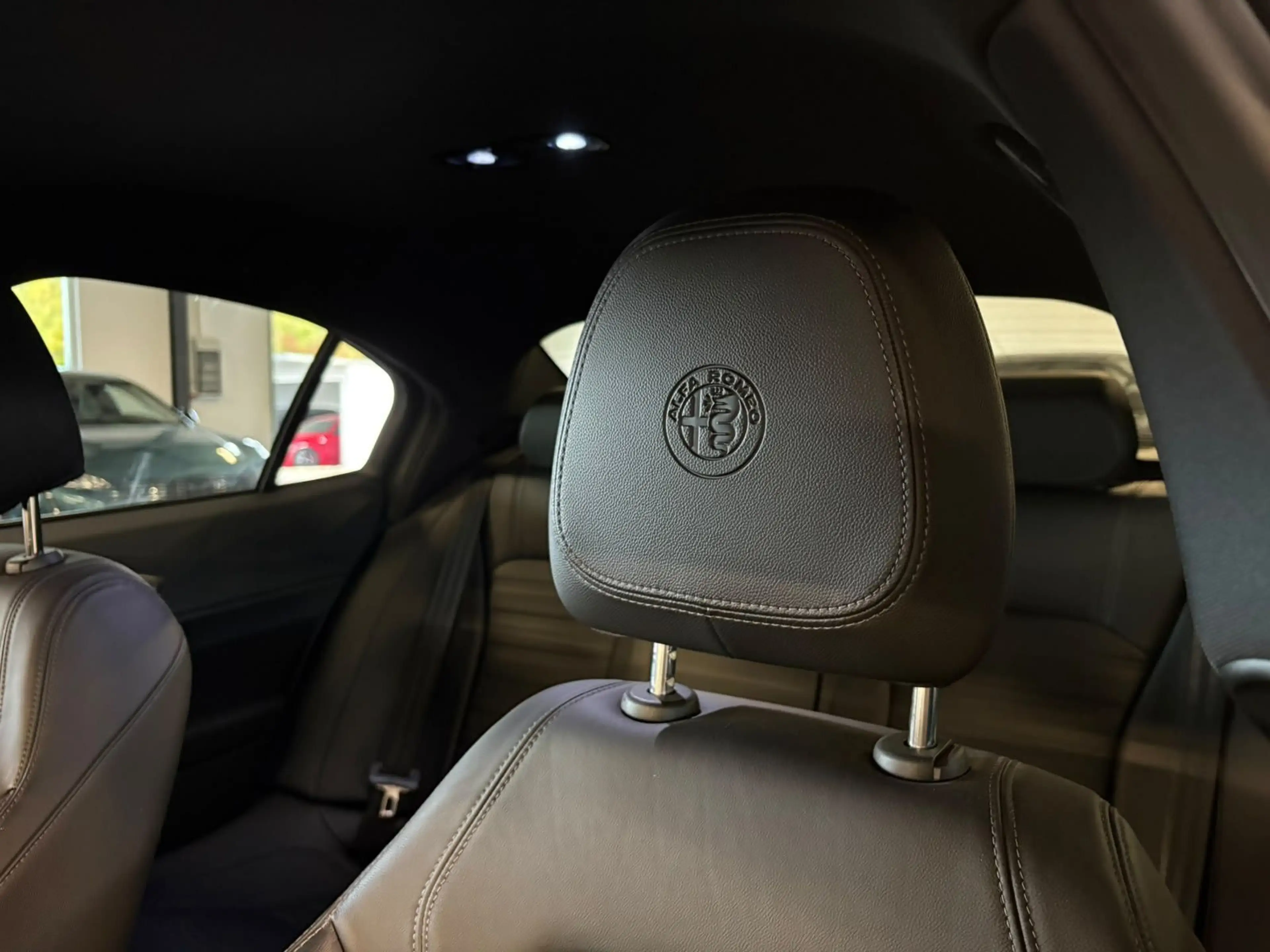 Alfa Romeo Giulia Veloce Q4 MATRIX+ACC+KAM+LEDER+SHZ+TOT.W+ — photo 9