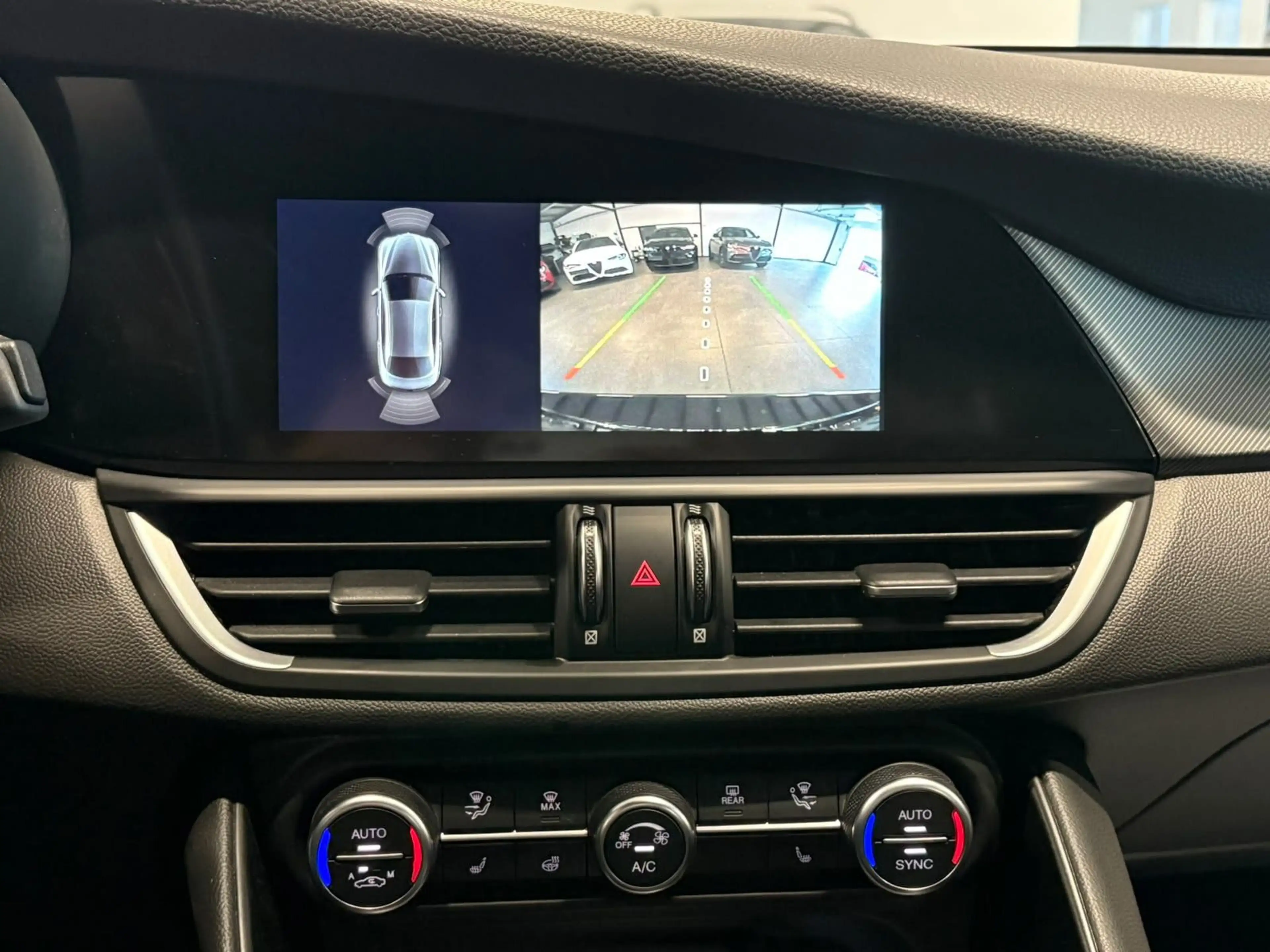 Alfa Romeo Giulia Veloce Q4 MATRIX+ACC+KAM+LEDER+SHZ+TOT.W+ — photo 13