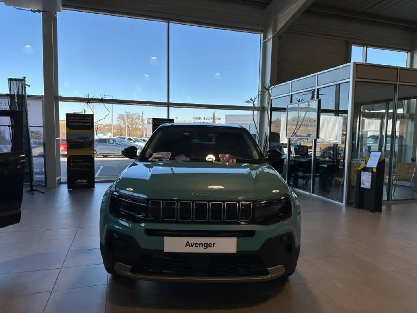 Jeep Avenger 1.2 Turbo T3 100ch MHEV Summit BVR6 eHybrid 100 ch - 2