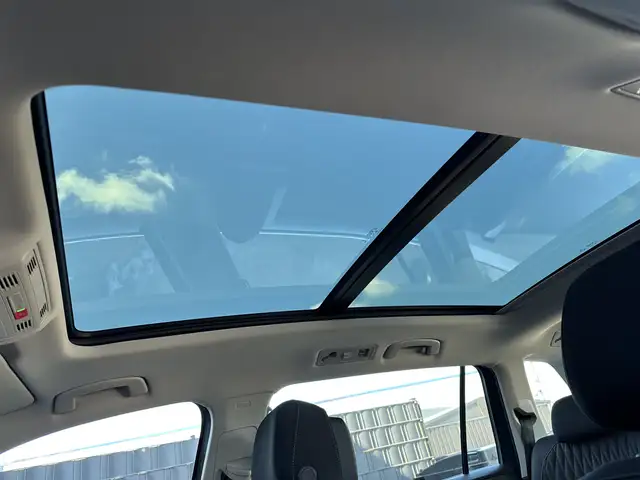 Volkswagen Tiguan Allspace view 12