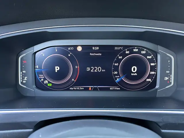 Volkswagen Tiguan Allspace view 11