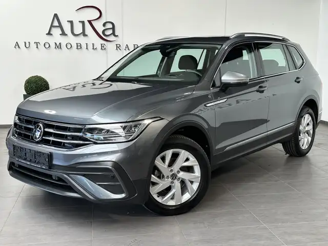 Volkswagen Tiguan Allspace view 2