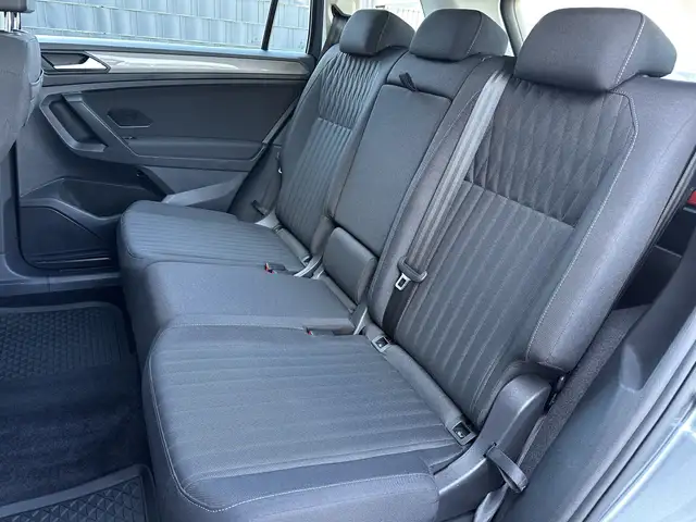 Volkswagen Tiguan Allspace view 13