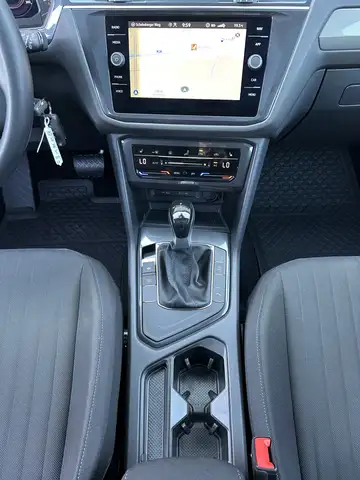Volkswagen Tiguan Allspace view 16