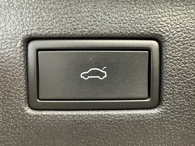 Volkswagen Tiguan Allspace view 7