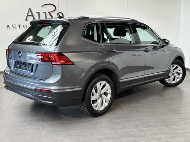 Volkswagen Tiguan Allspace view 4