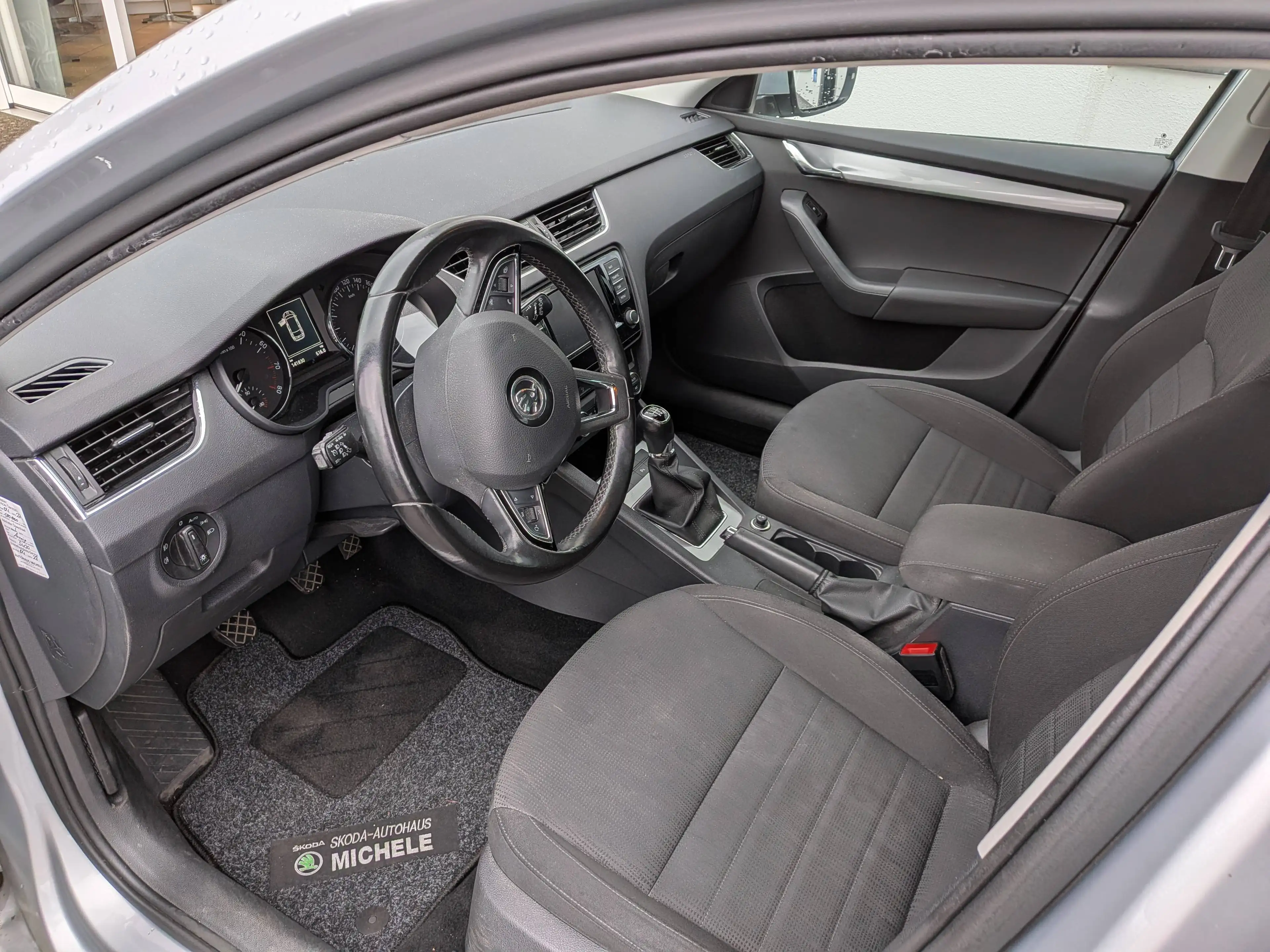 Skoda Octavia Style / abn. AHK / Navi / Lückenlos Scheckheft — photo 10