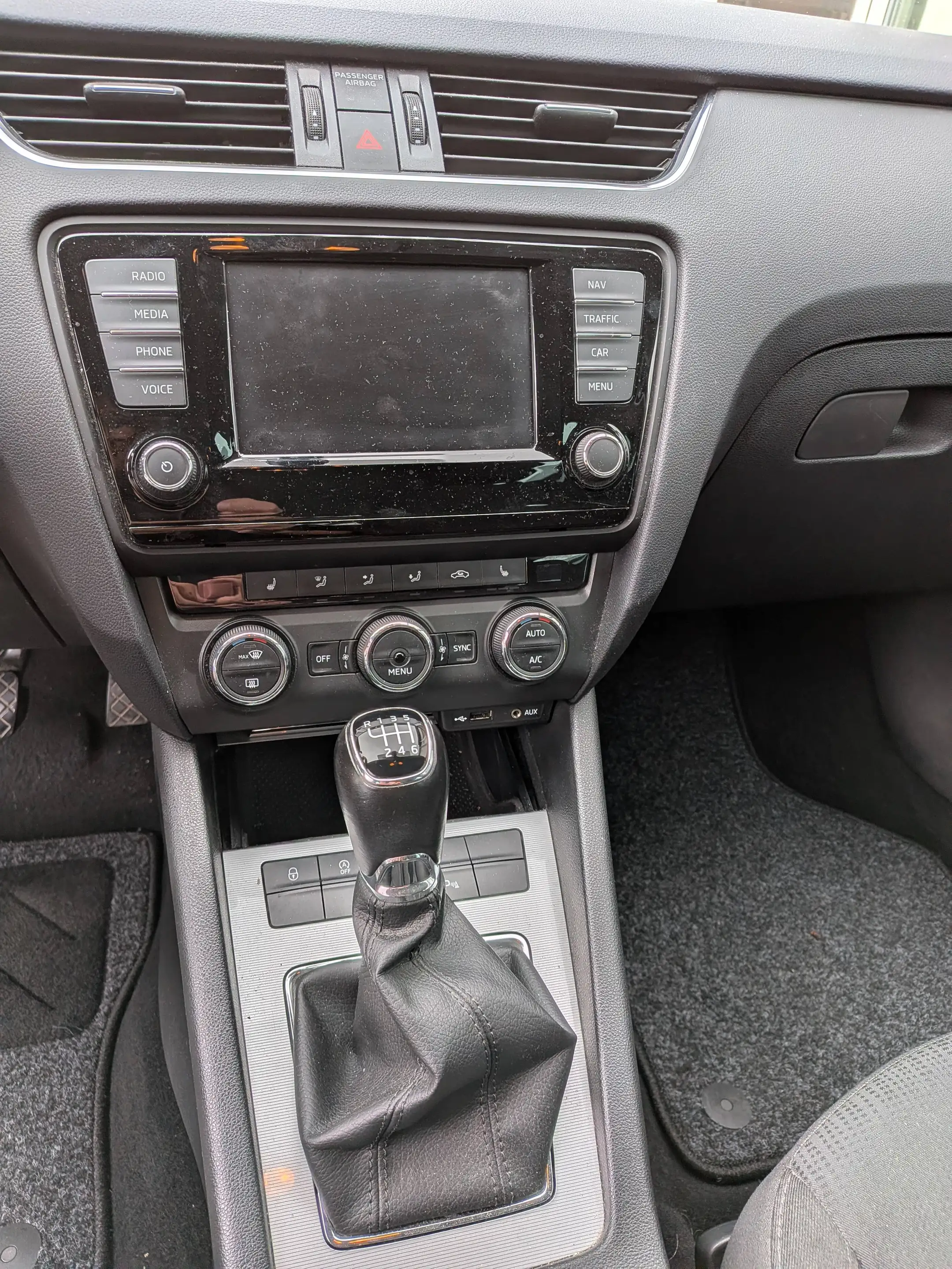 Skoda Octavia Style / abn. AHK / Navi / Lückenlos Scheckheft — photo 11