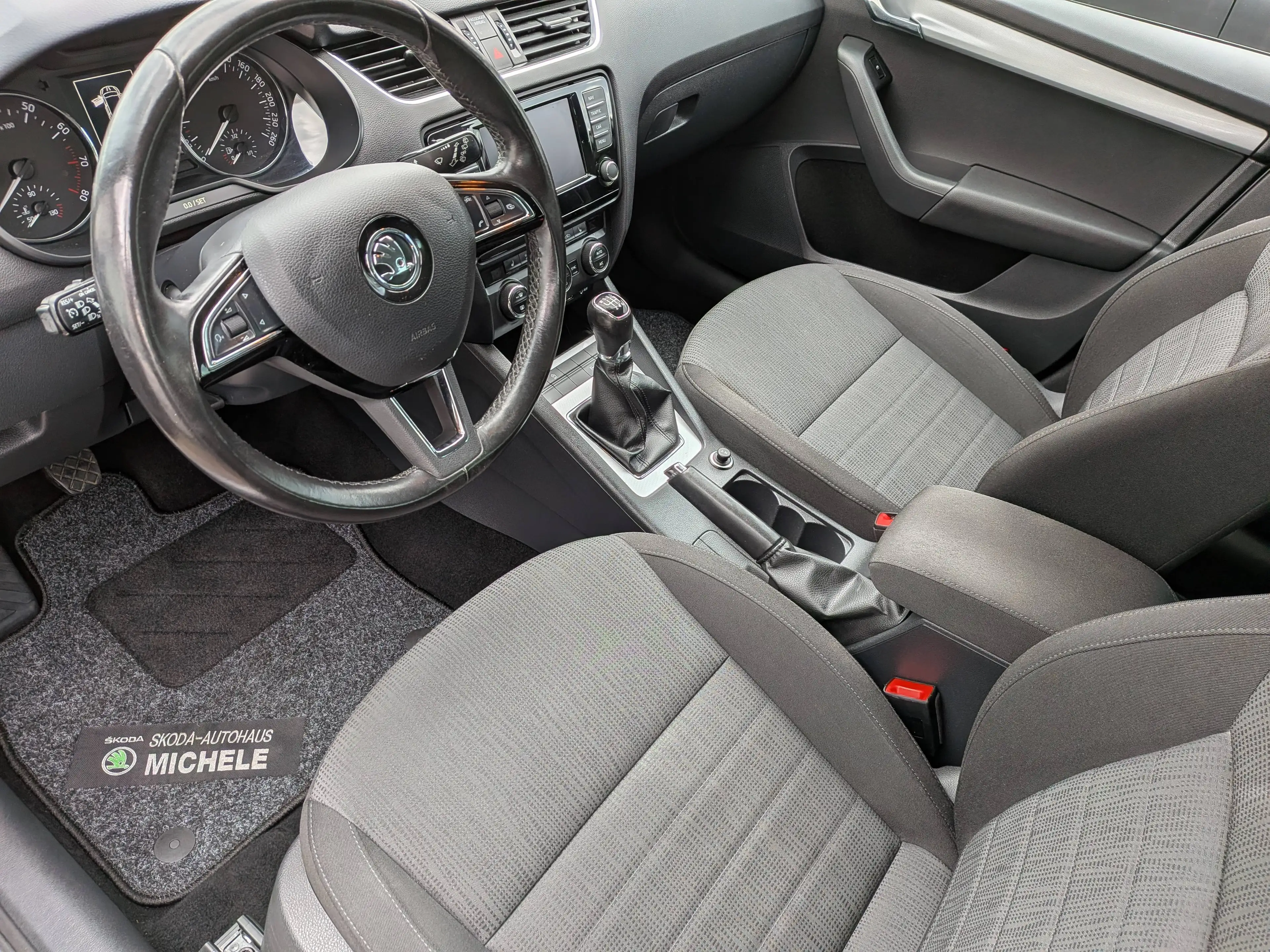 Skoda Octavia Style / abn. AHK / Navi / Lückenlos Scheckheft — photo 4