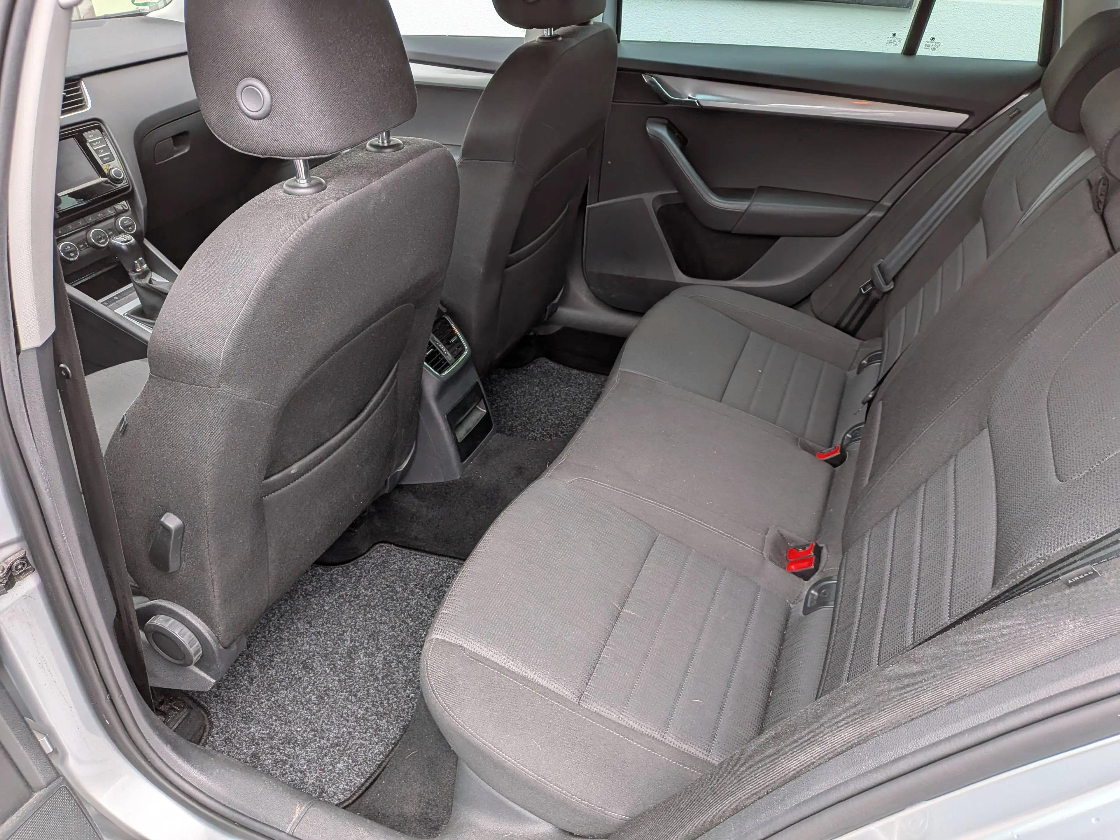 Skoda Octavia Style / abn. AHK / Navi / Lückenlos Scheckheft — photo 9