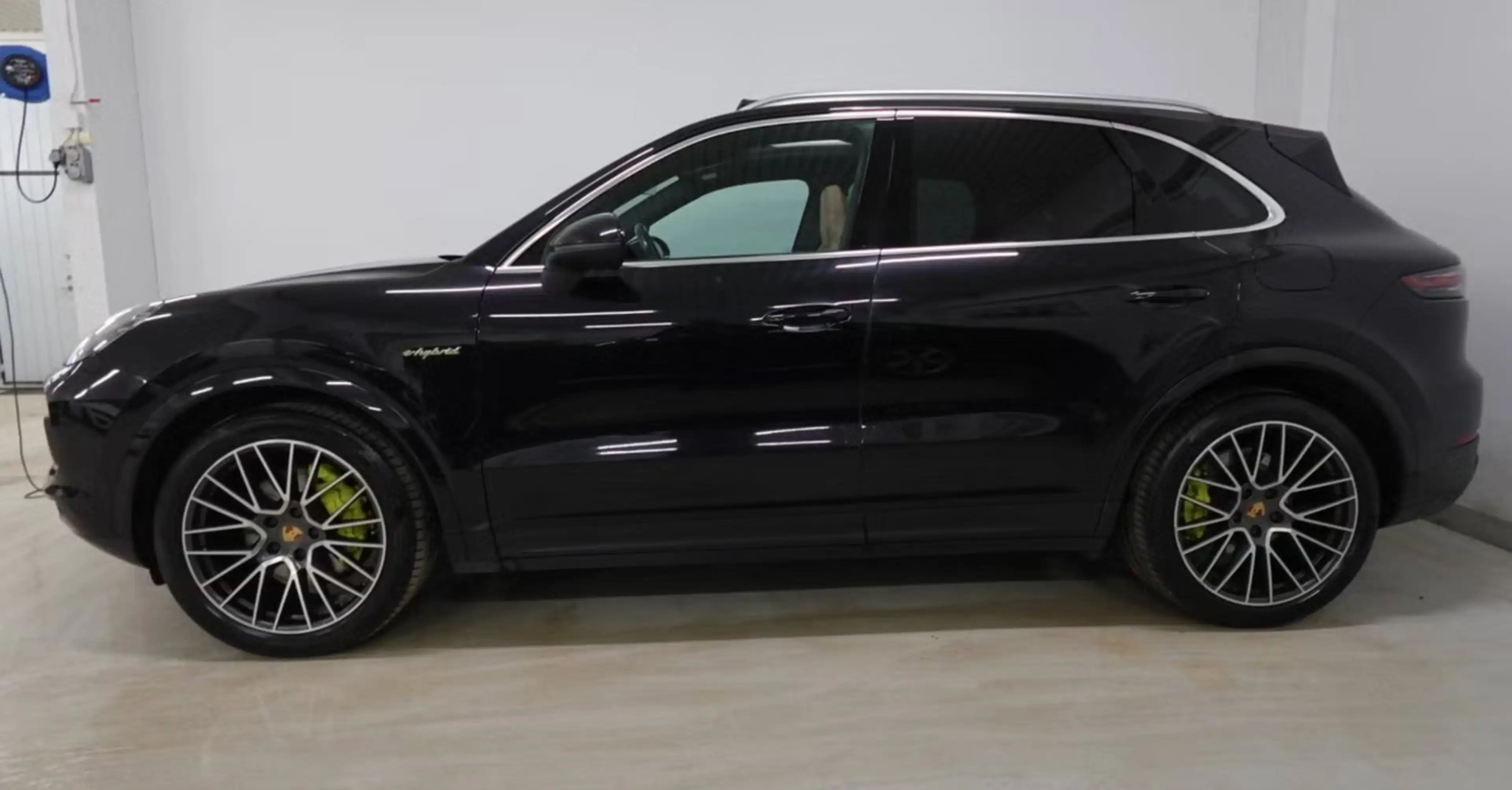Porsche Cayenne E-Hybrid — photo 2