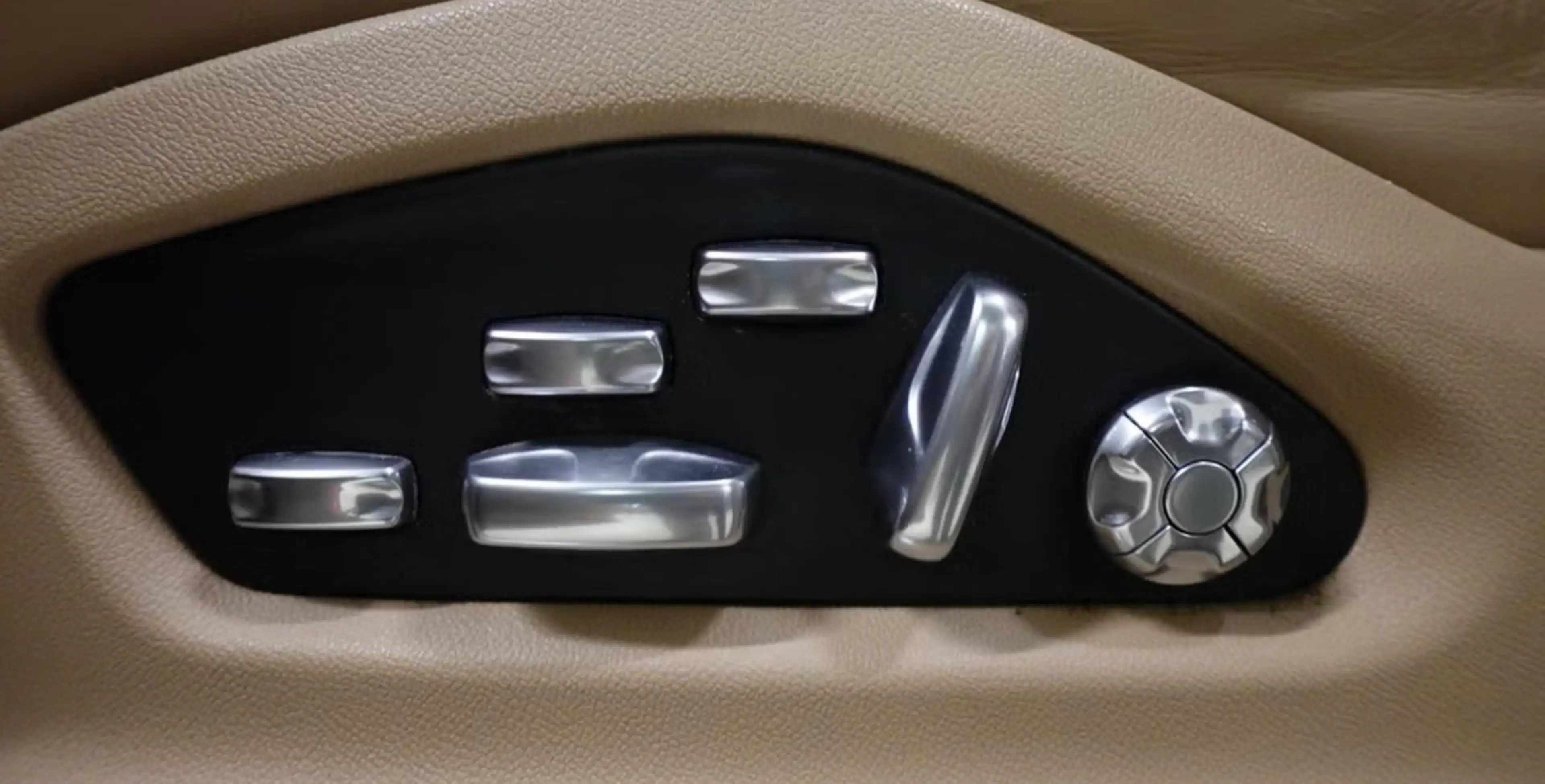 Porsche Cayenne E-Hybrid — photo 10