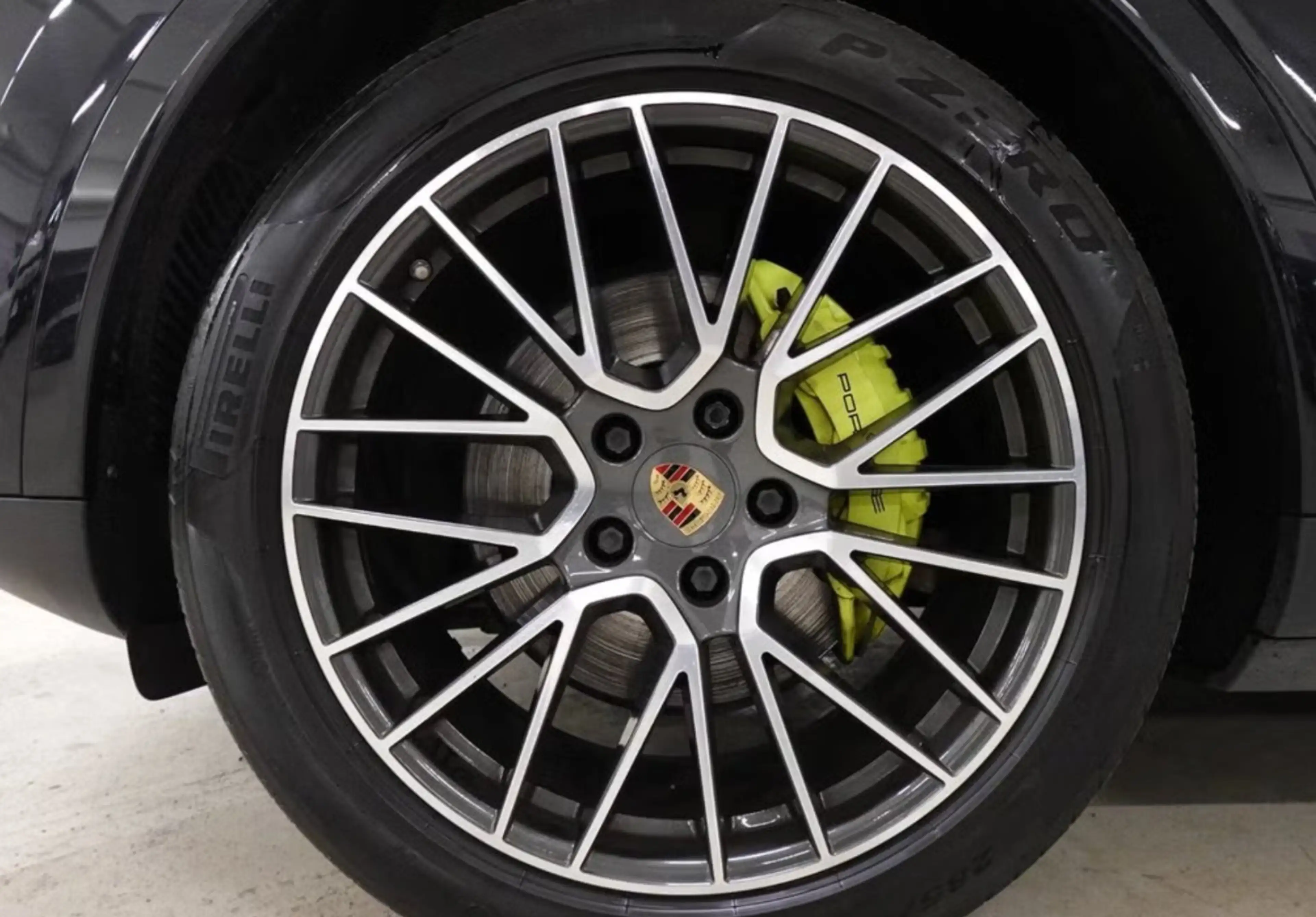 Porsche Cayenne E-Hybrid — photo 4