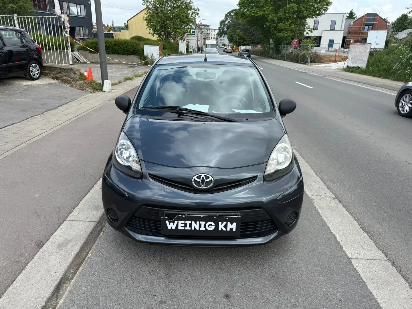 Toyota Aygo 1.0i Color Edition**12M GARANTIE**CARNET COMPLET** Gris - 2