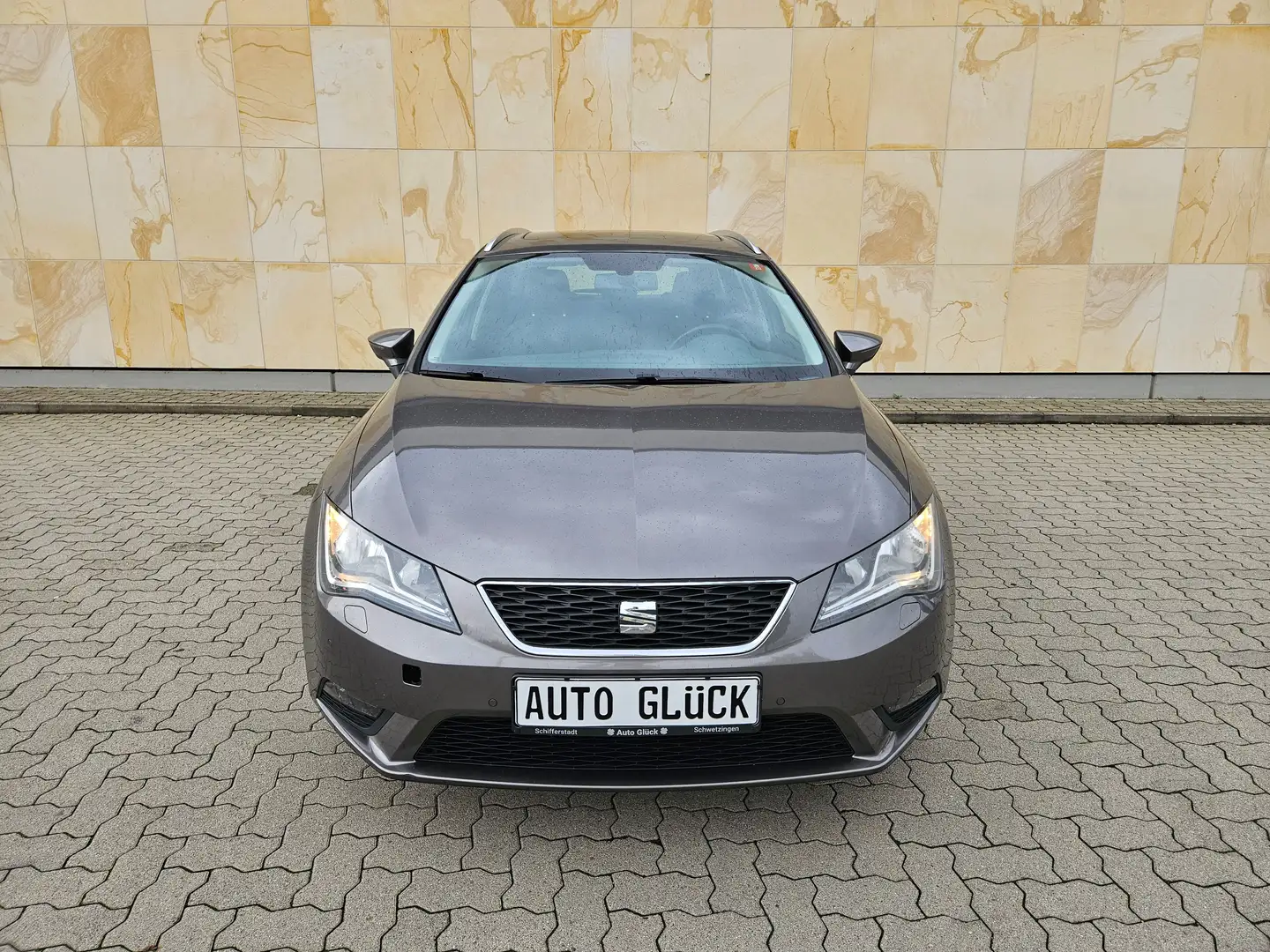 SEAT Leon Style *PANORAMA*PDC*SHZ*8-FACH*2.HAND* Grau - 2