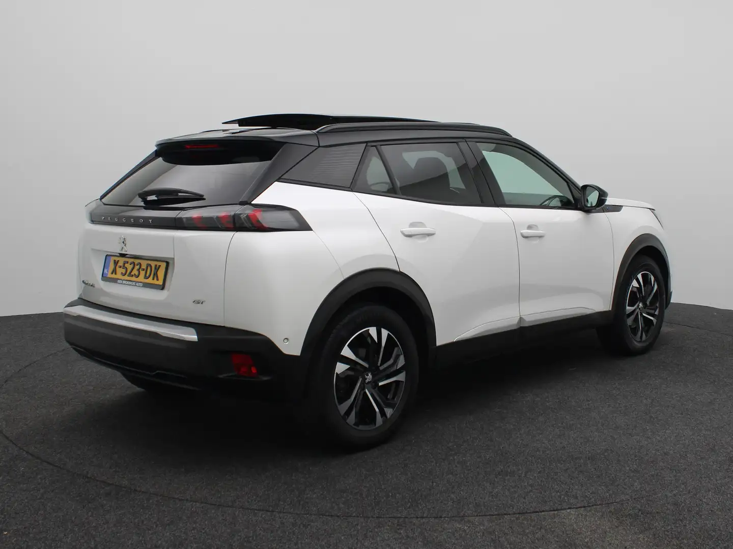Peugeot e-2008 EV GT Pack 50 kWh | Achterbank in delen neerklapba Blanc - 2