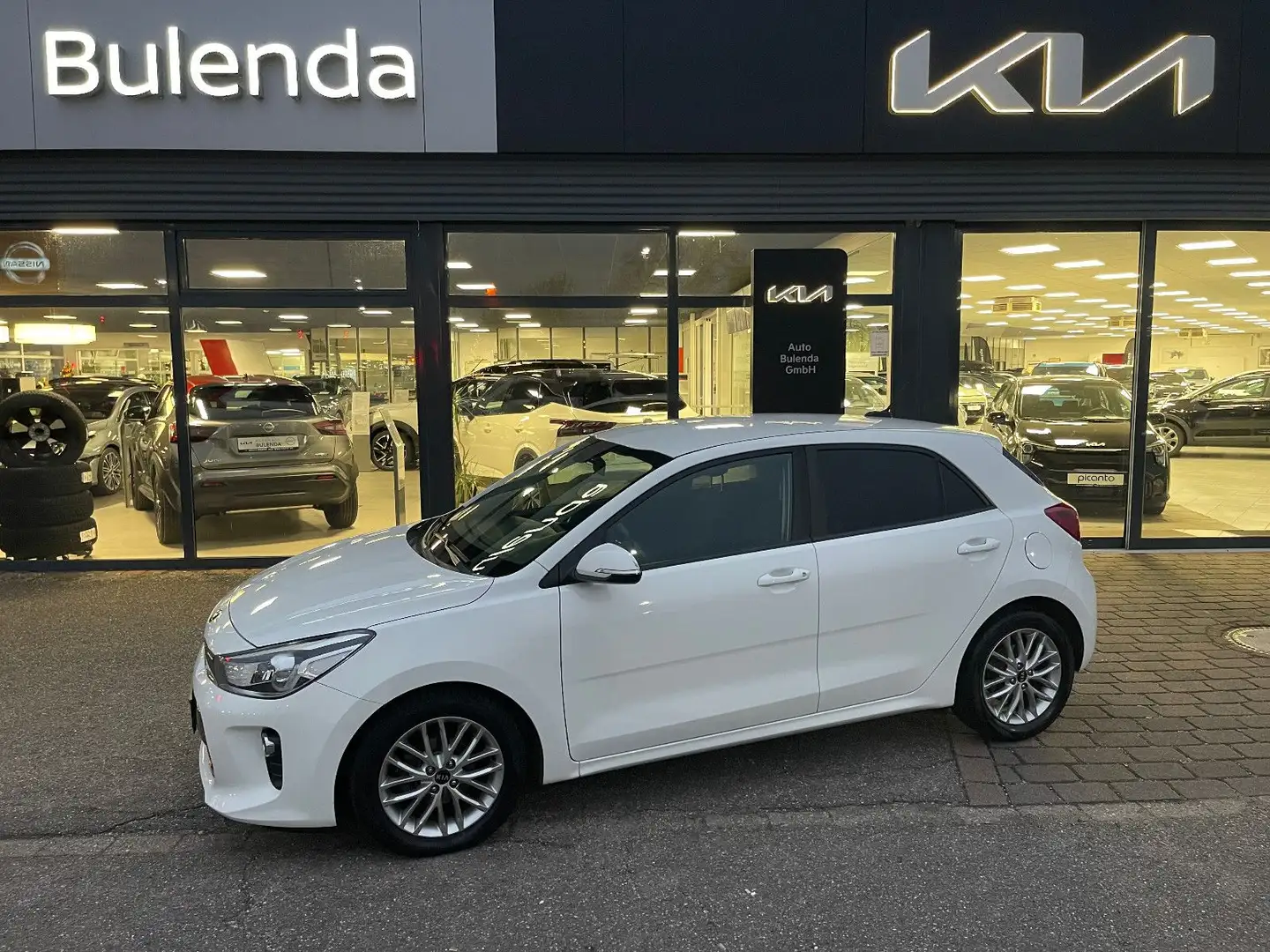 Kia Rio 1.2 Dream Team Navi AWR Wit - 1