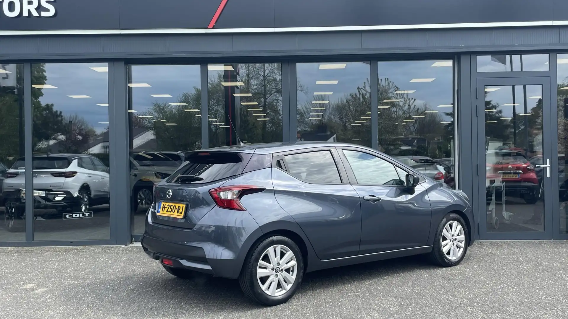 Nissan Micra 1.0 IG-T N-Connecta Grijs - 2
