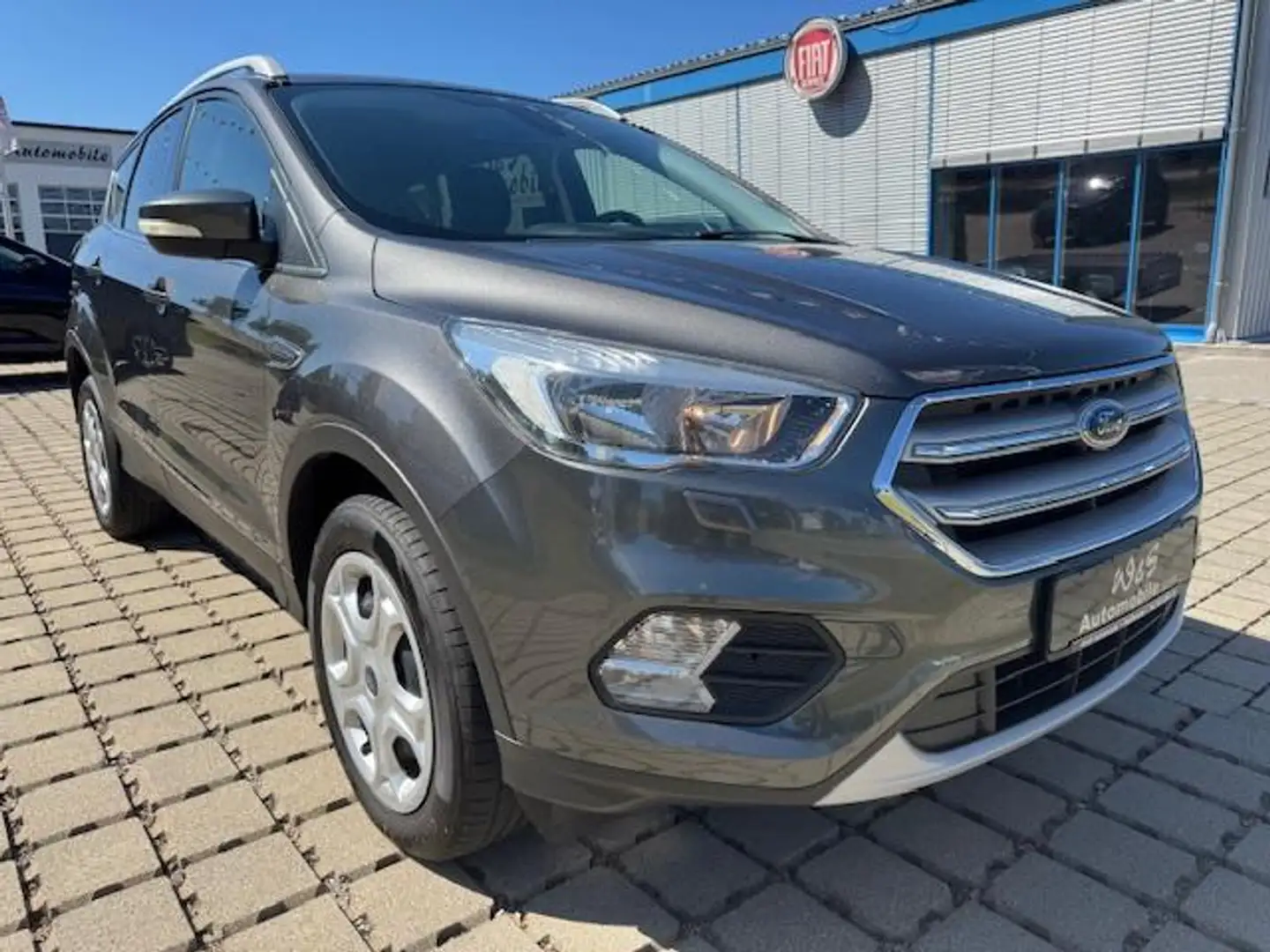 Ford Kuga 1.5 EcoBoost Trend Sitzh.*Klimaaut.*1. Hand Grau - 2