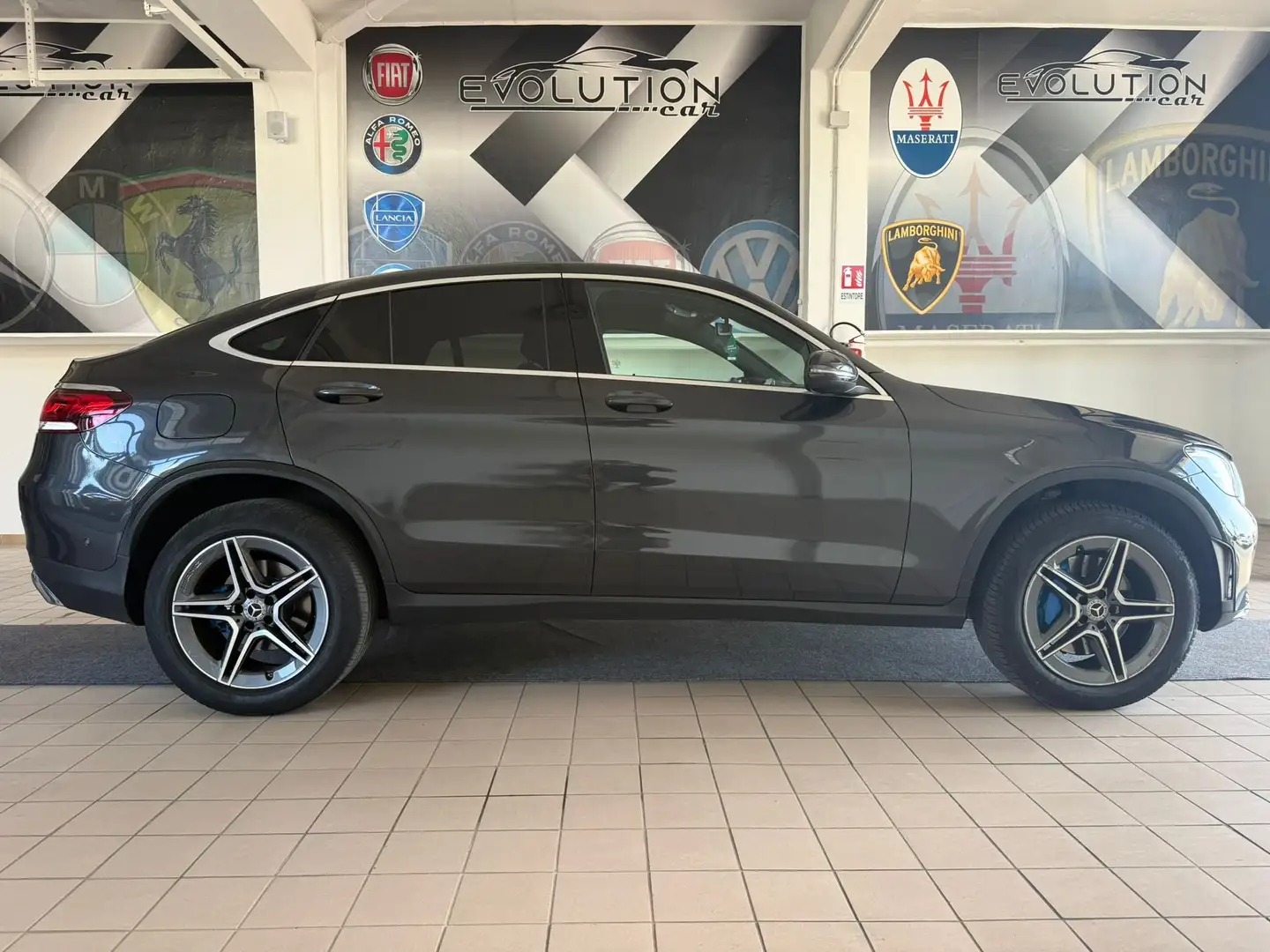 Mercedes-Benz GLC 220 GLC Coupe - C253 2019 Coupe d Premium  4matic auto Zwart - 2