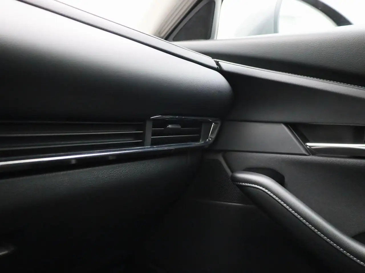 Mazda CX-30 2.0 e-Skyactiv X 137kW Skydrive Business, миниатюра 25