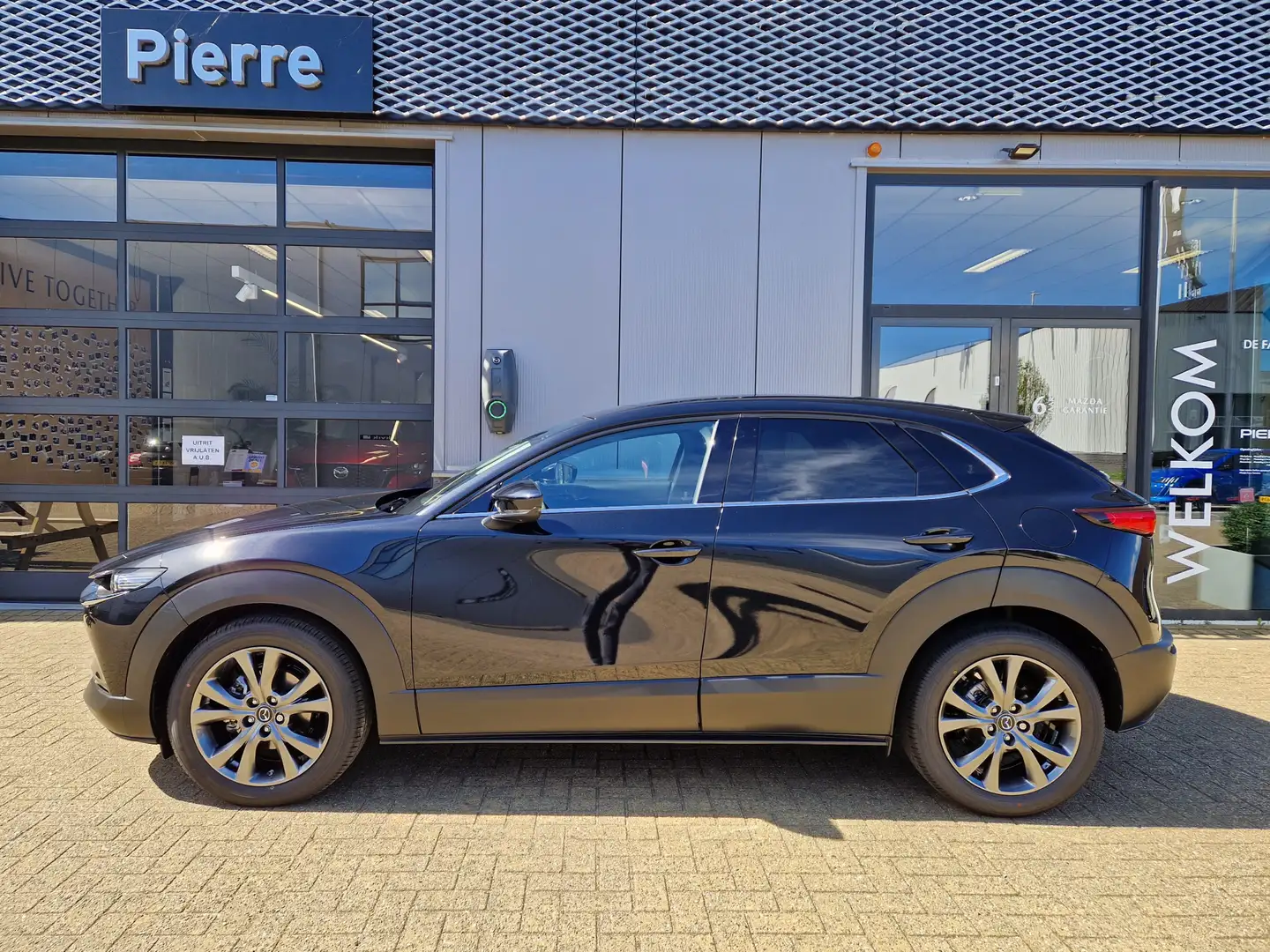 Mazda CX-30 2.0 e-SkyActiv-X M Hybrid Exclusive-line Zwart - 2