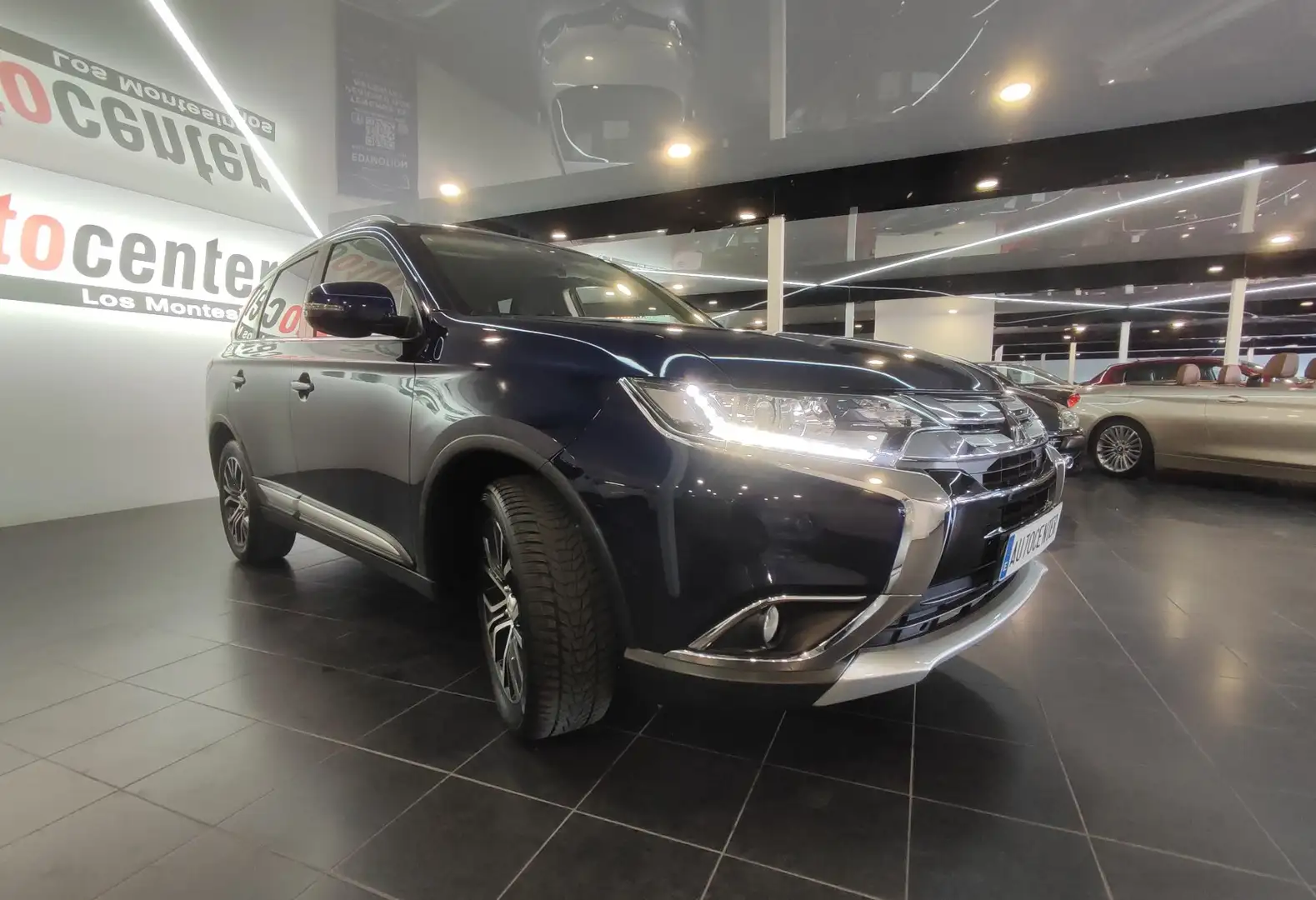 Mitsubishi Outlander 220DI-D Motion 2WD 7pl. Azul - 2