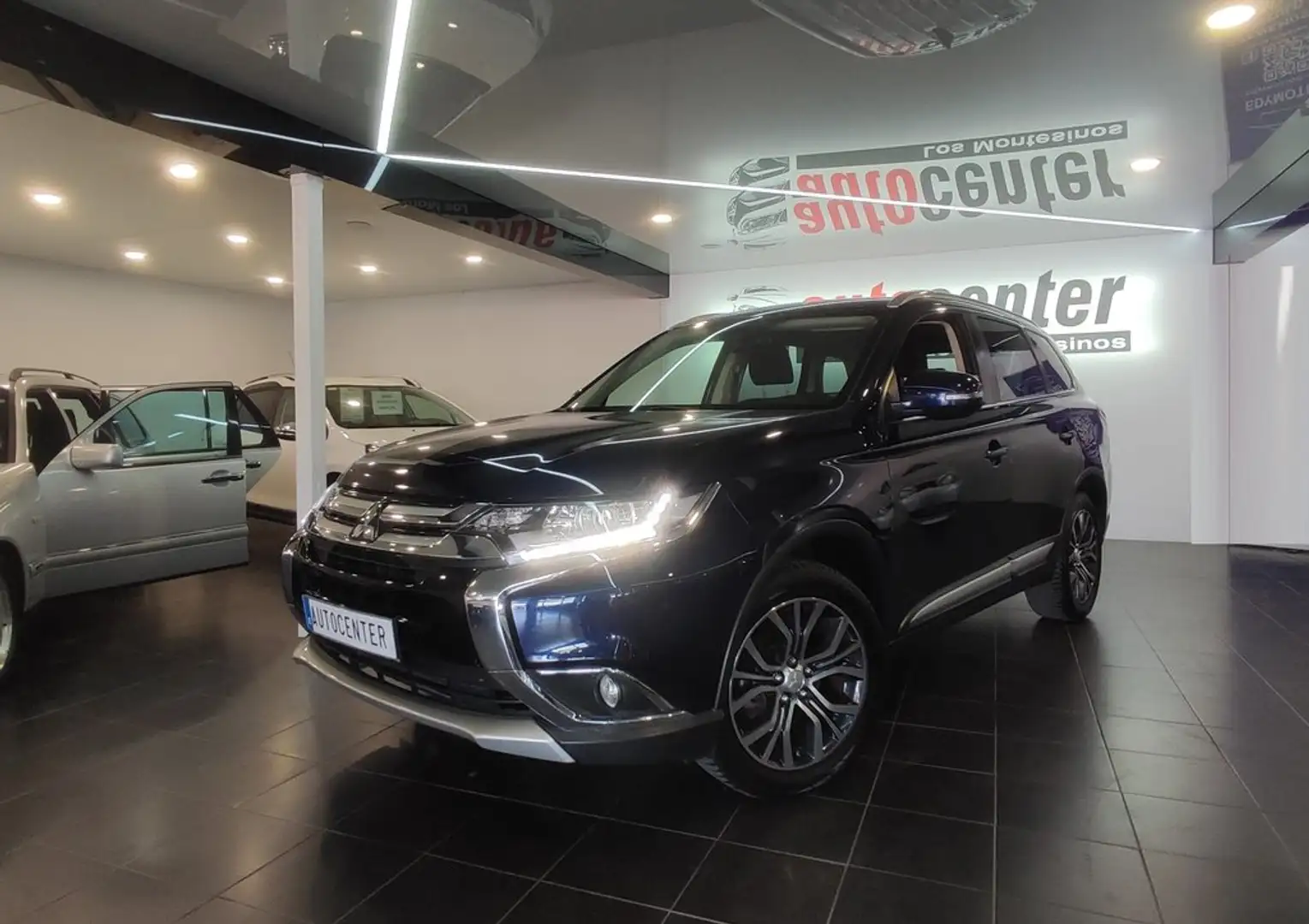 Mitsubishi Outlander 220DI-D Motion 2WD 7pl. Bleu - 1